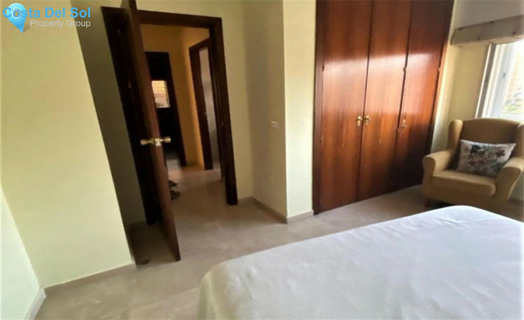 Middle Floor Apartment in Estepona-1526203