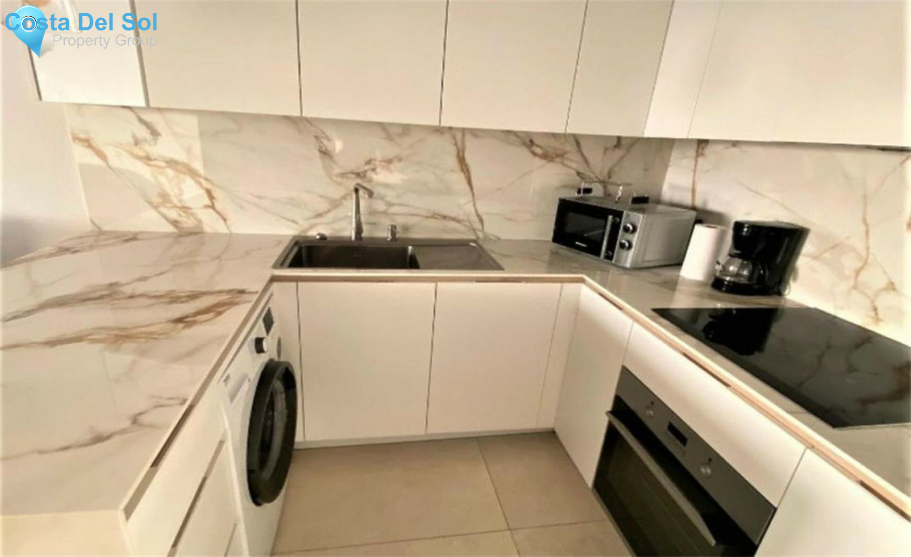 Middle Floor Apartment in Estepona-1526204