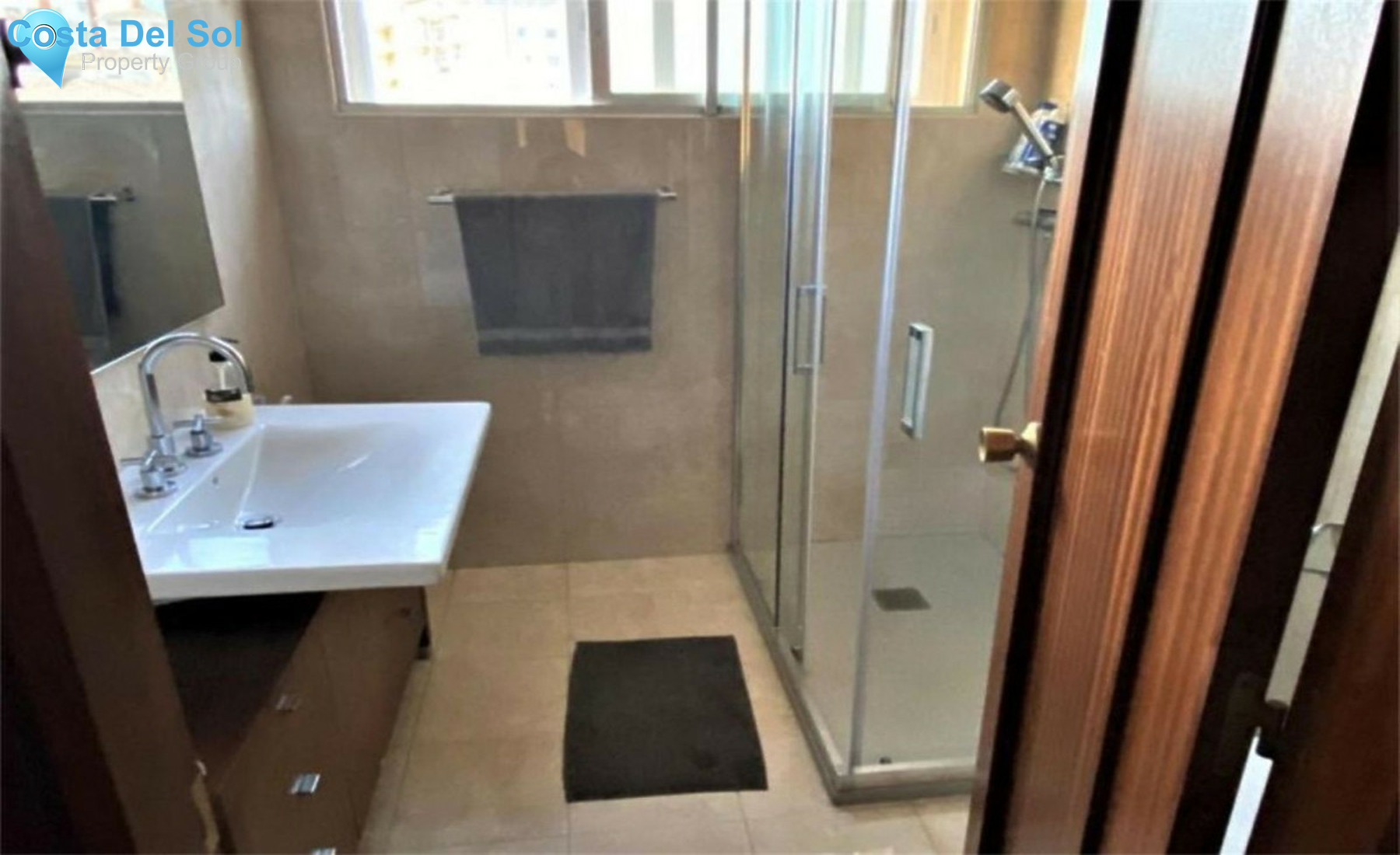 Middle Floor Apartment in Estepona-1526205