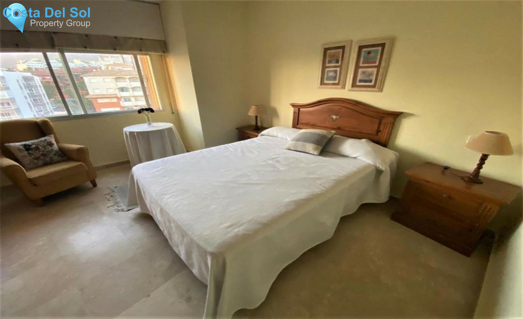 Middle Floor Apartment in Estepona-1526194