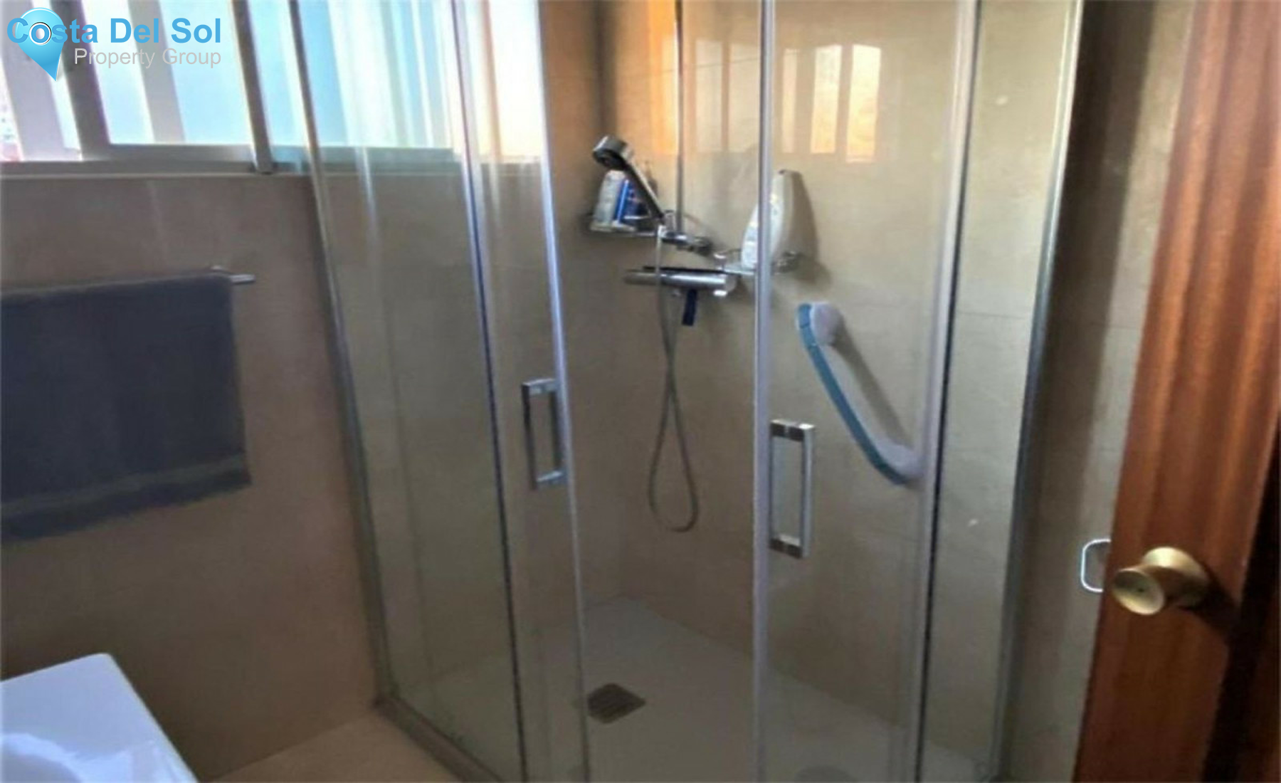 Middle Floor Apartment in Estepona-1526197