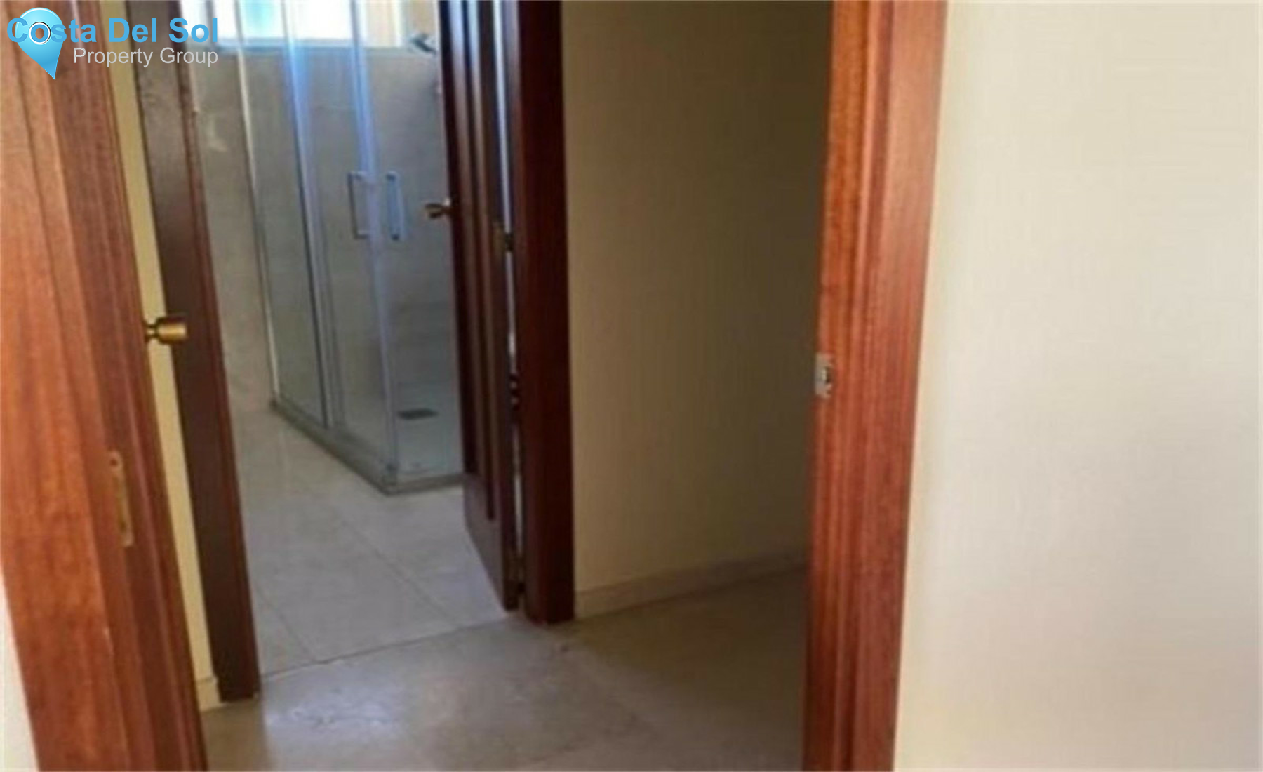 Middle Floor Apartment in Estepona-1526198
