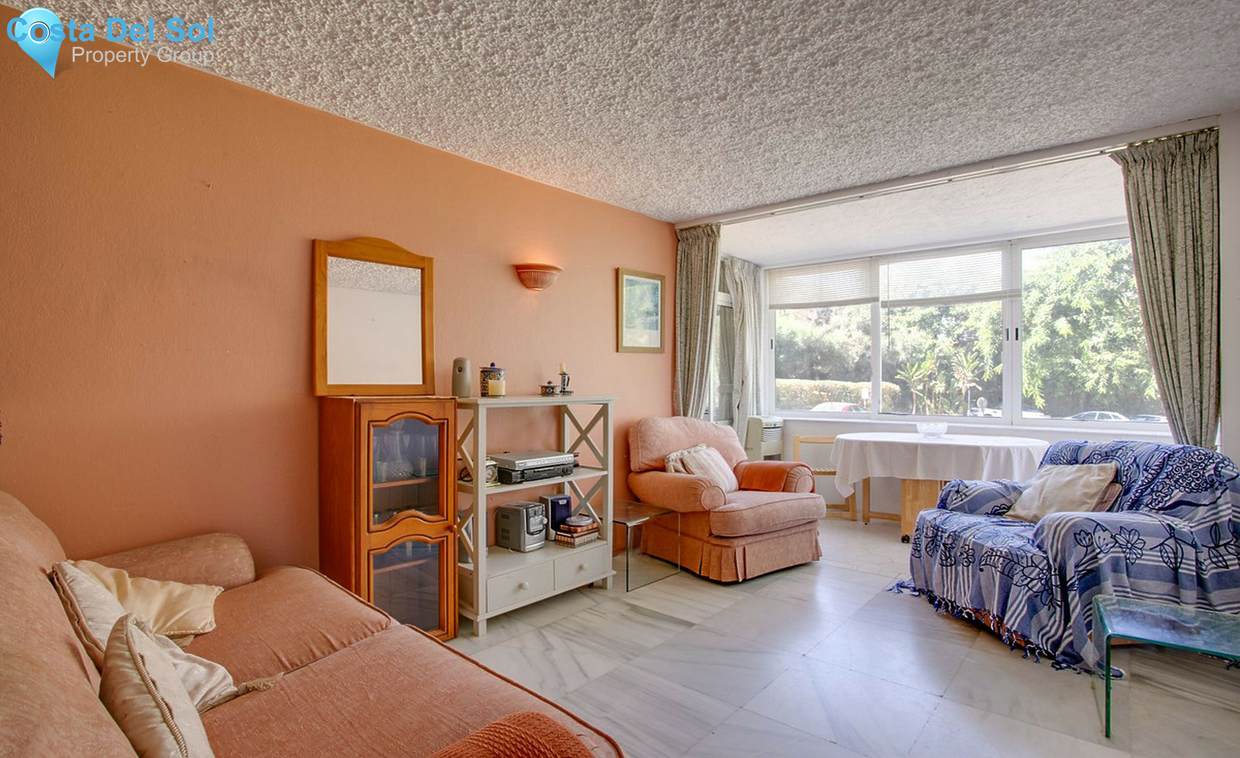 Middle Floor Apartment in Estepona-1541102