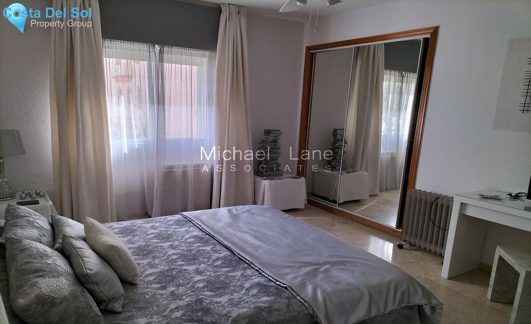 Middle Floor Apartment in Estepona-1541877