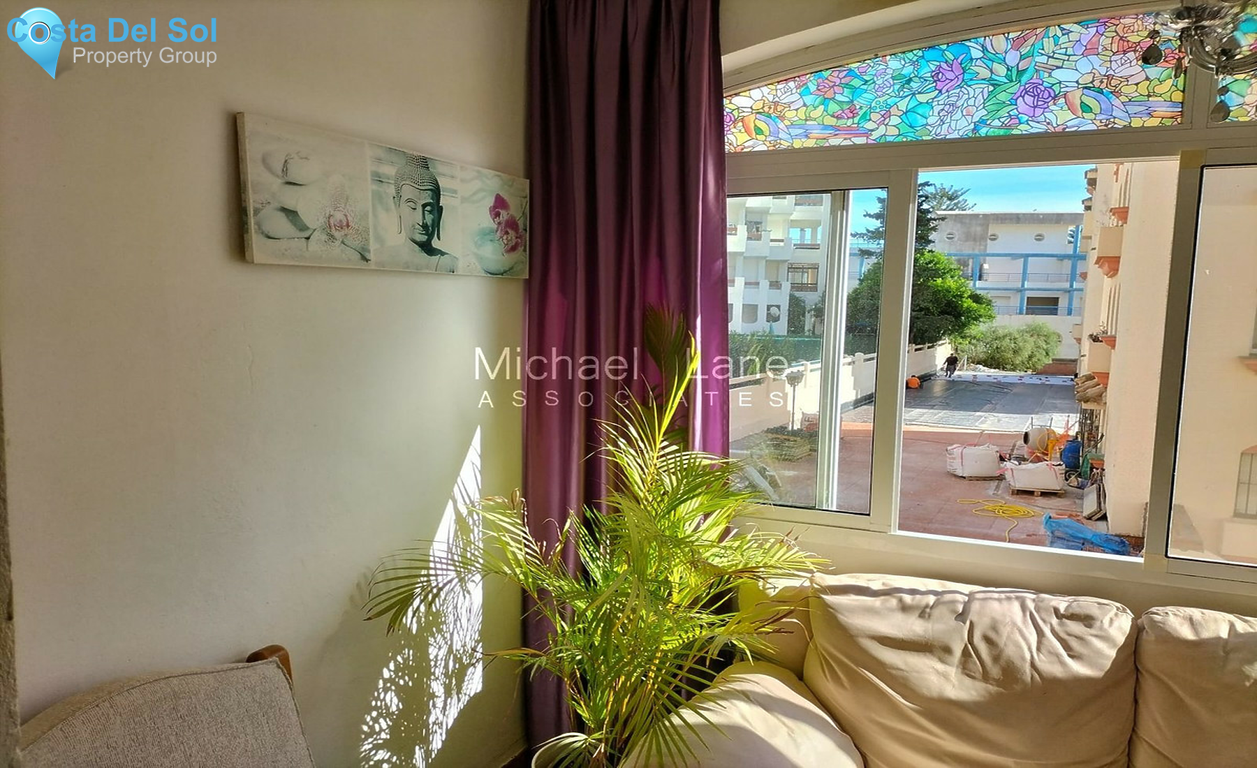 Middle Floor Apartment in Estepona-1541881