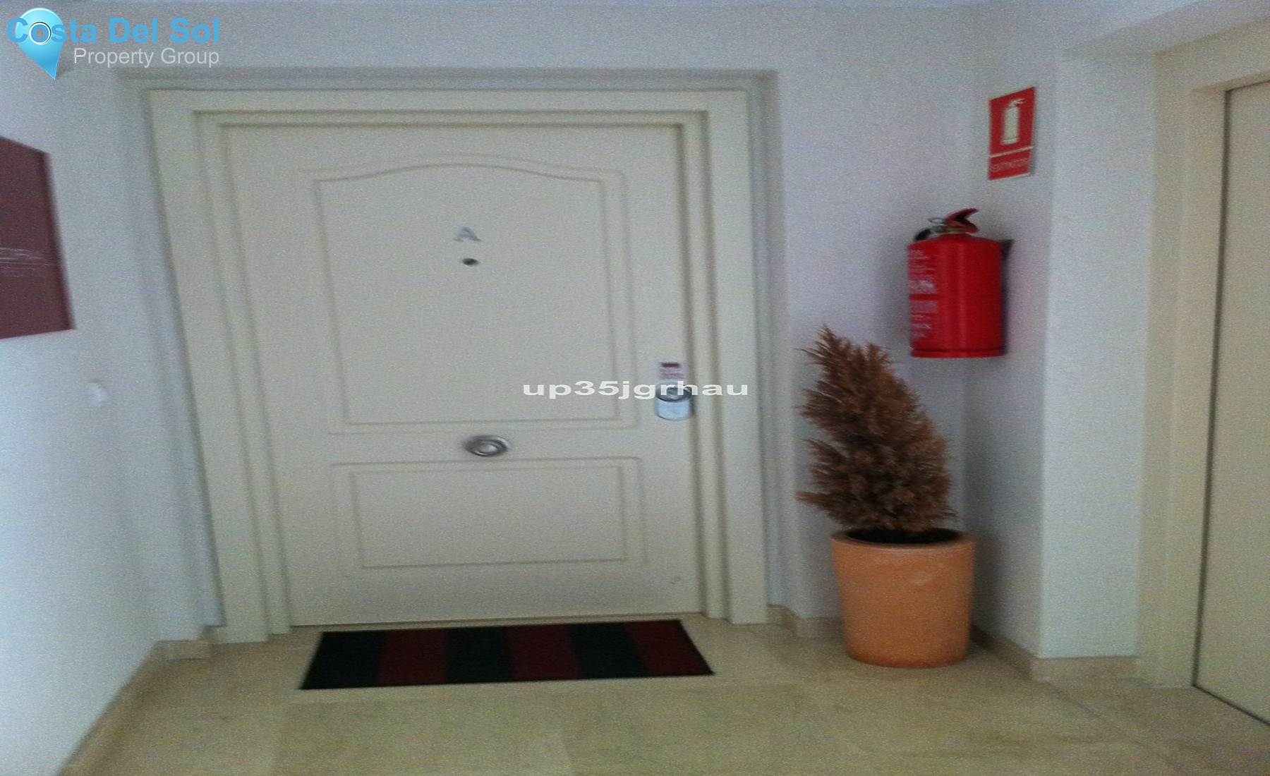 Middle Floor Apartment in Estepona-1552987