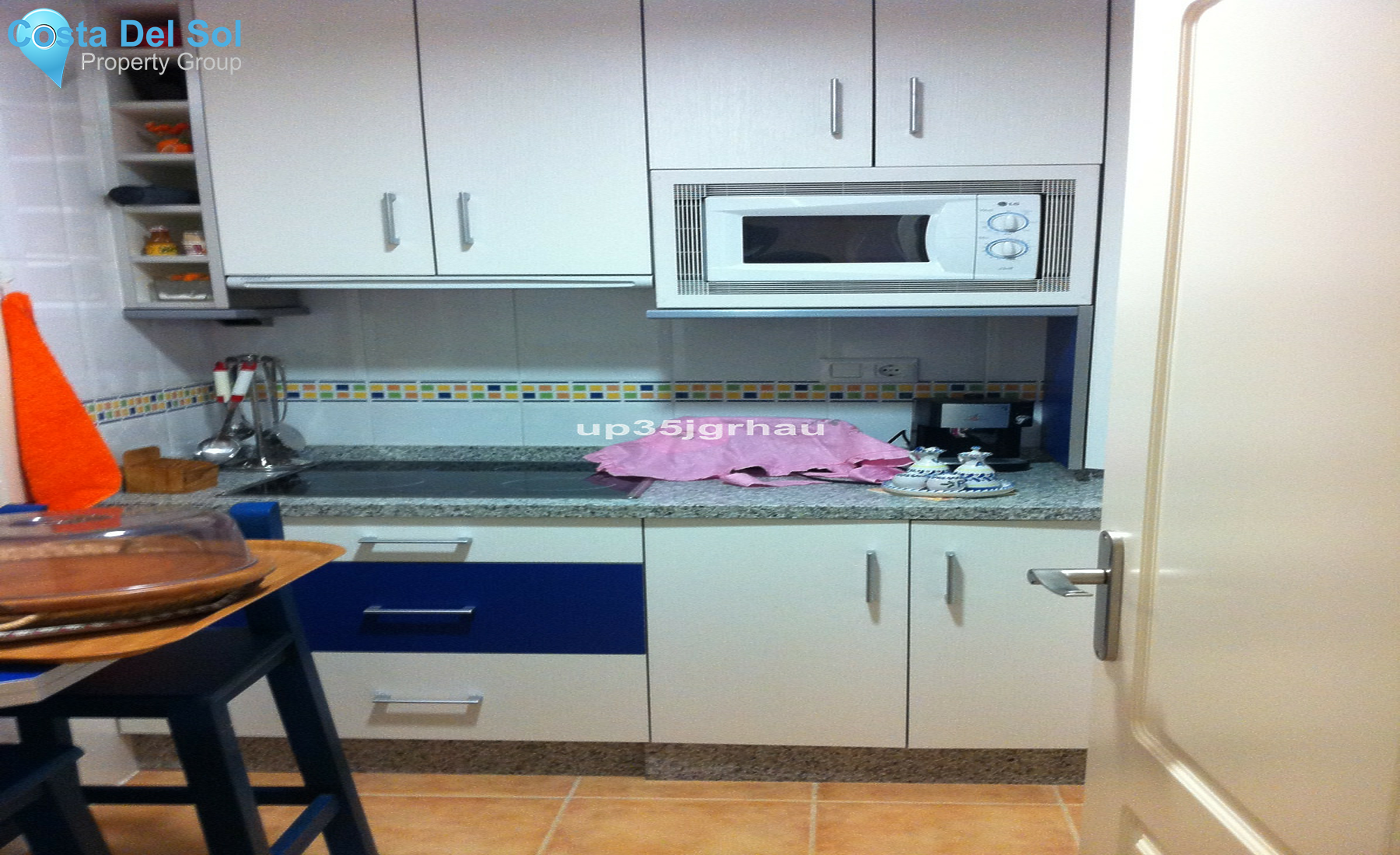 Middle Floor Apartment in Estepona-1552990