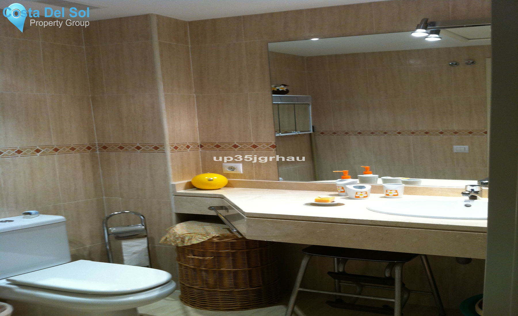 Middle Floor Apartment in Estepona-1552979