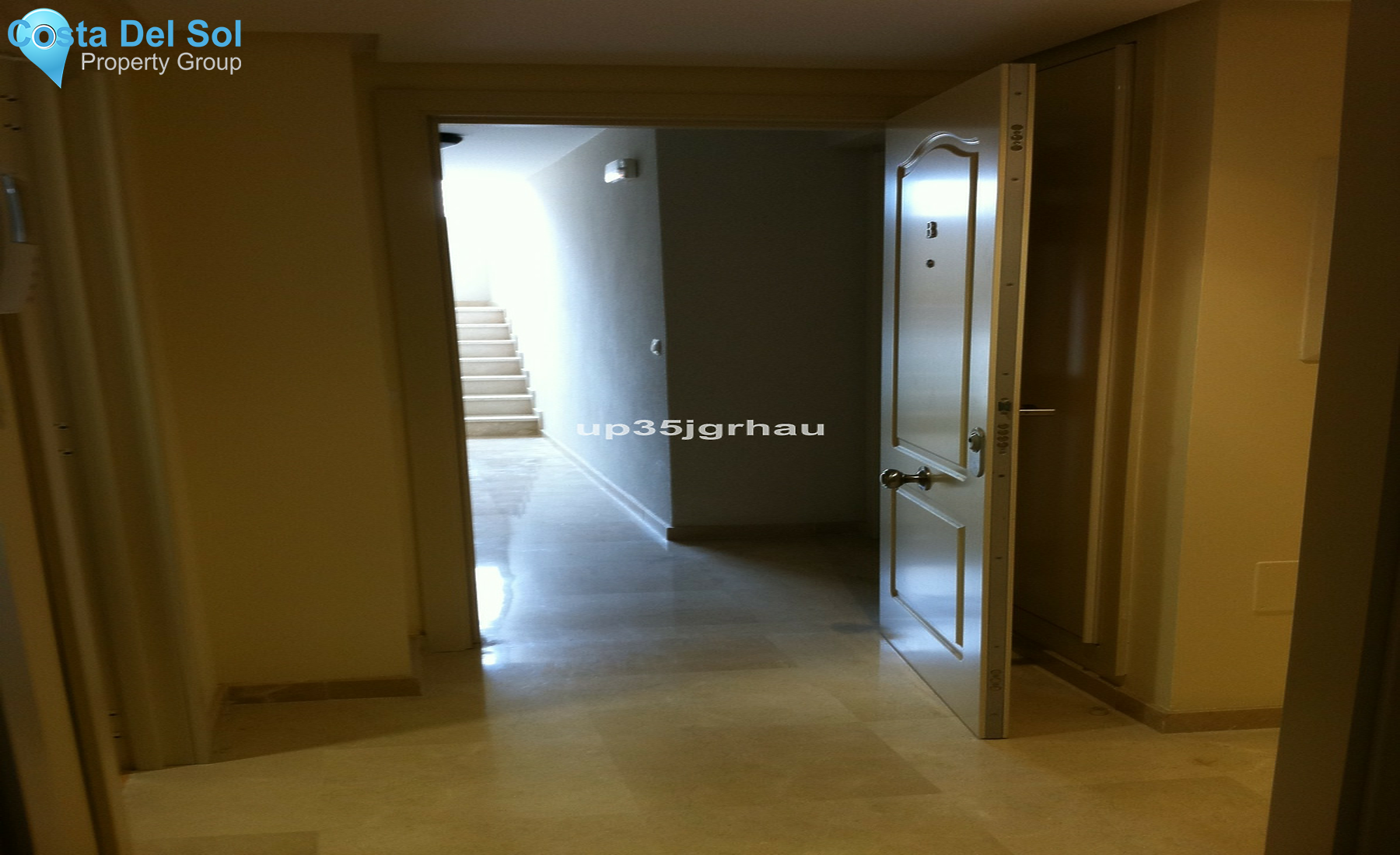 Middle Floor Apartment in Estepona-1552980