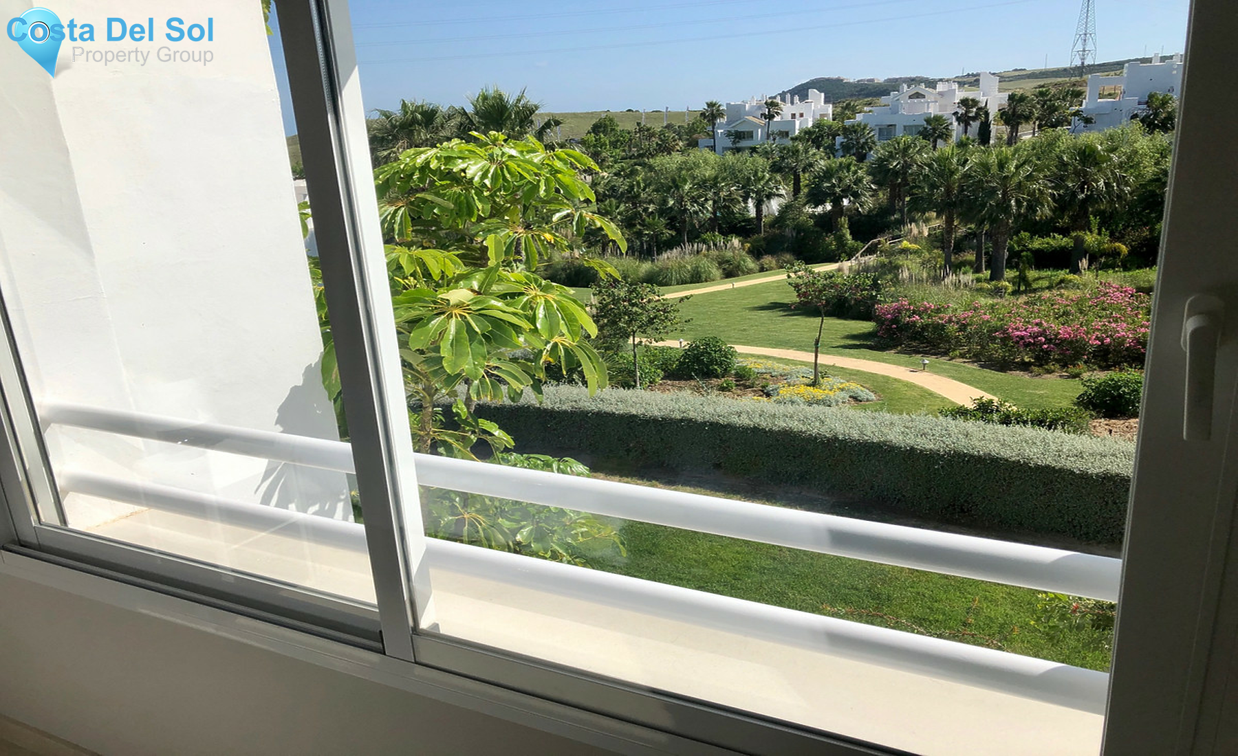 Middle Floor Apartment in Estepona-1553036