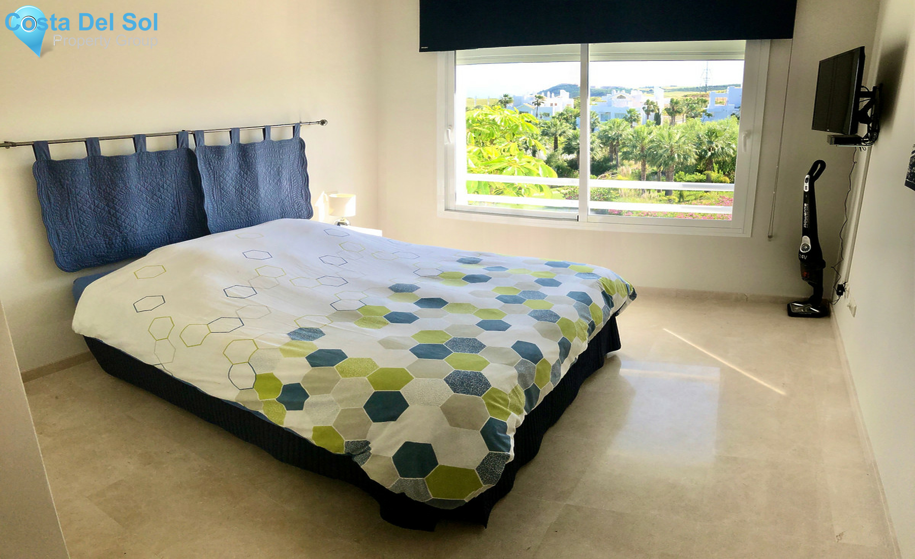 Middle Floor Apartment in Estepona-1553027