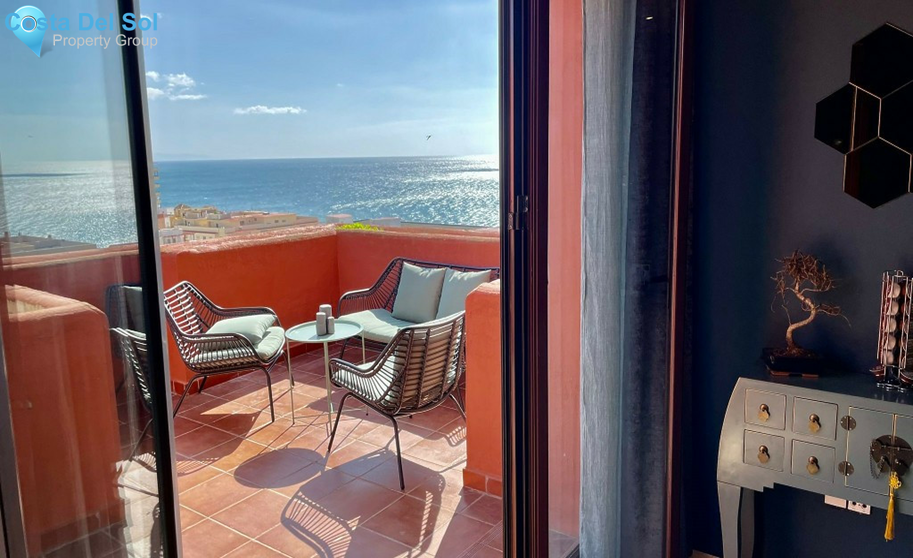 Middle Floor Apartment in Estepona-1555580