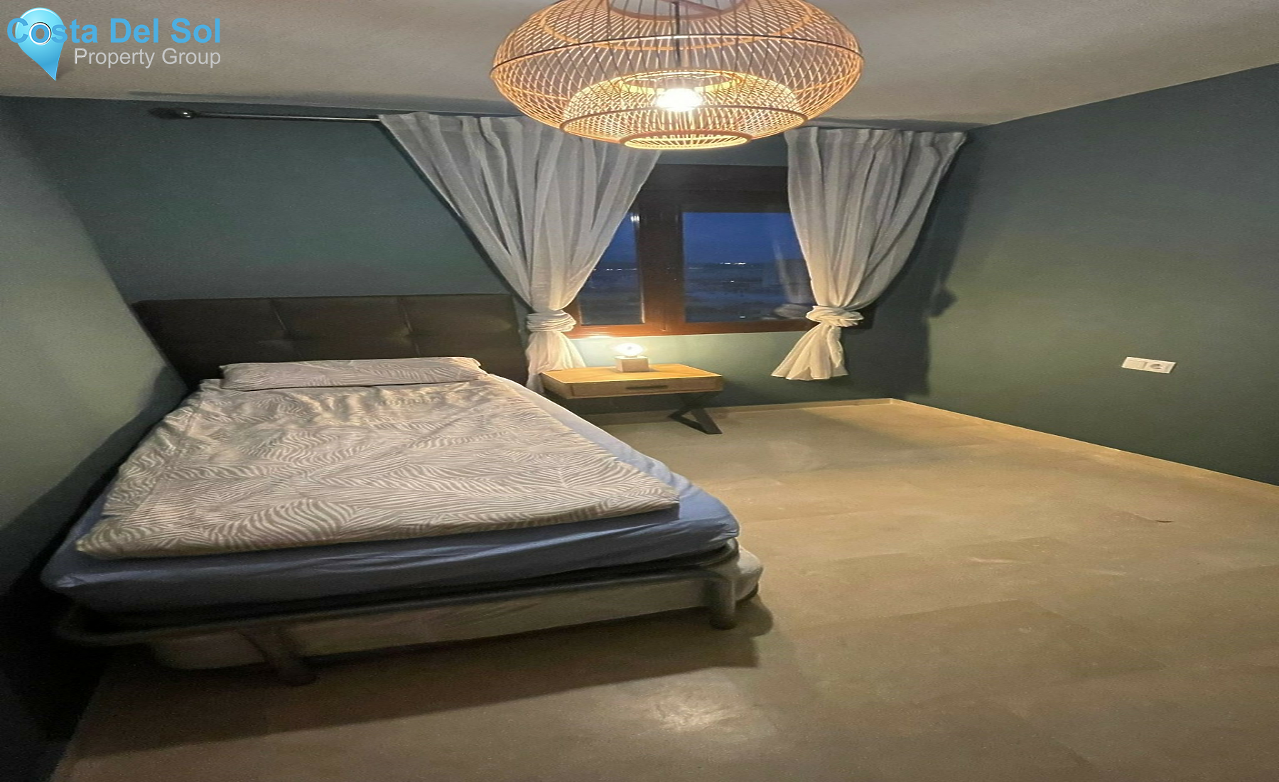 Middle Floor Apartment in Estepona-1555585
