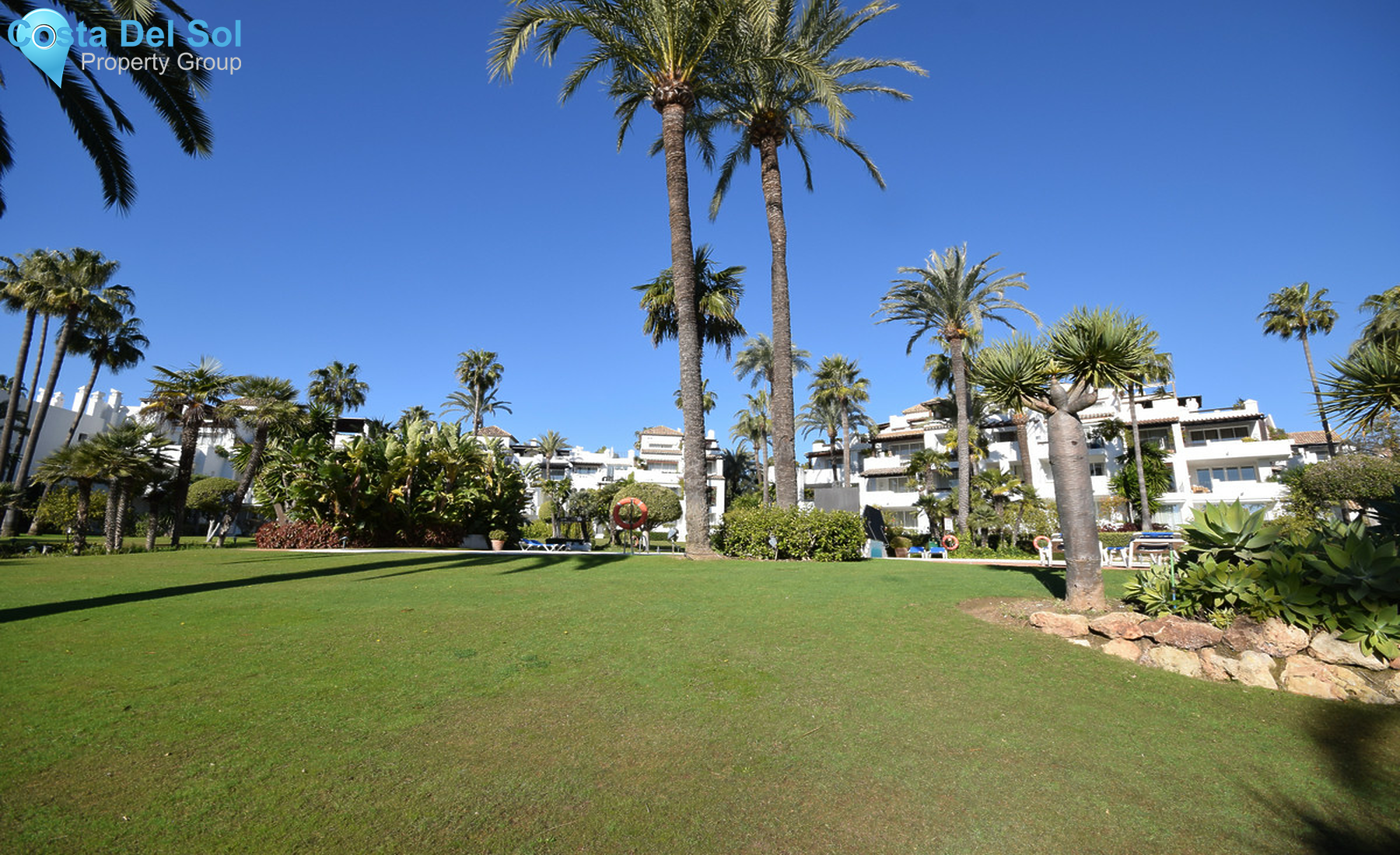 Middle Floor Apartment in Estepona-1556493
