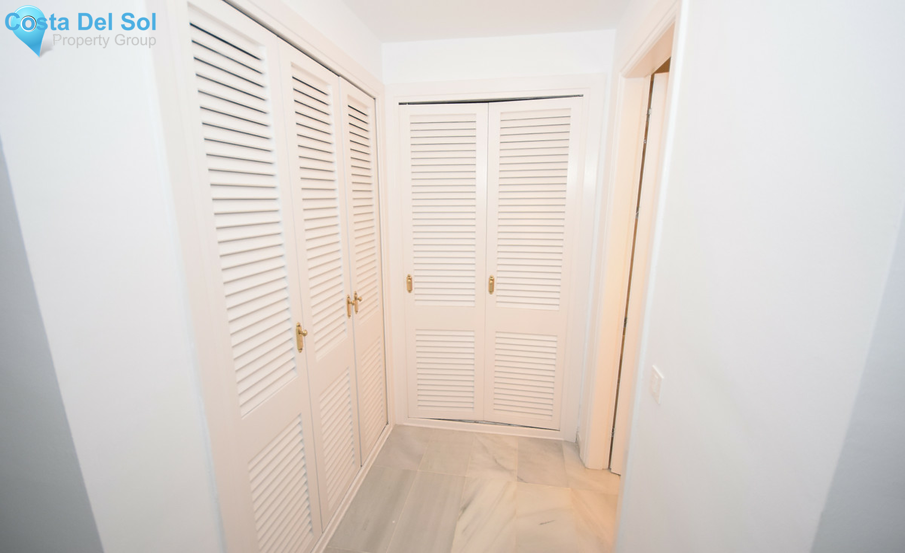 Middle Floor Apartment in Estepona-1556498