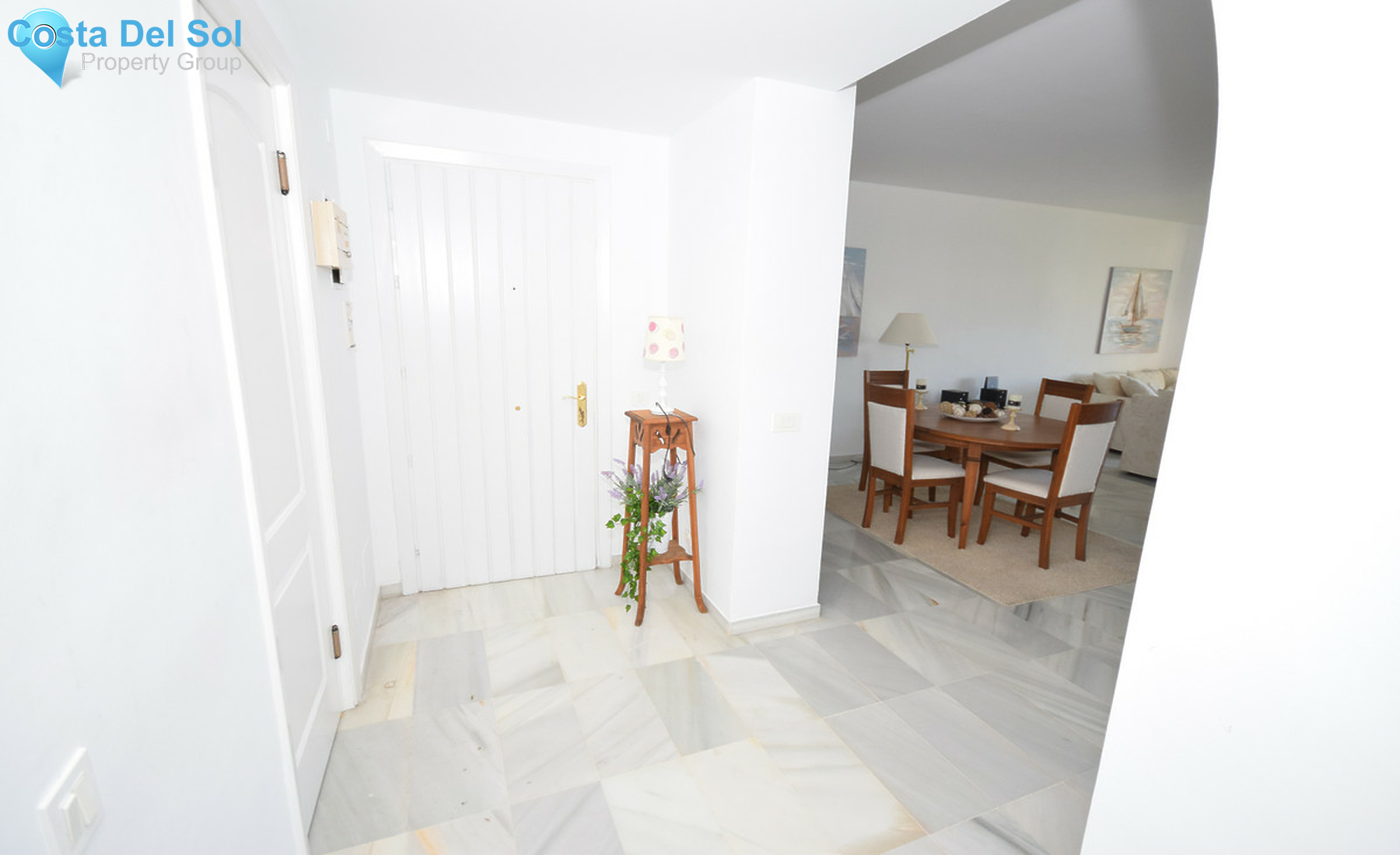 Middle Floor Apartment in Estepona-1556501