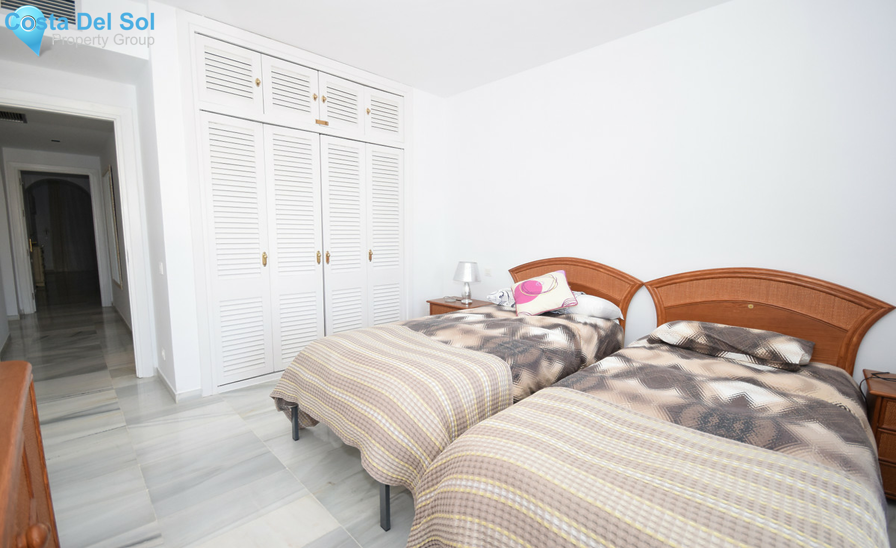 Middle Floor Apartment in Estepona-1556492