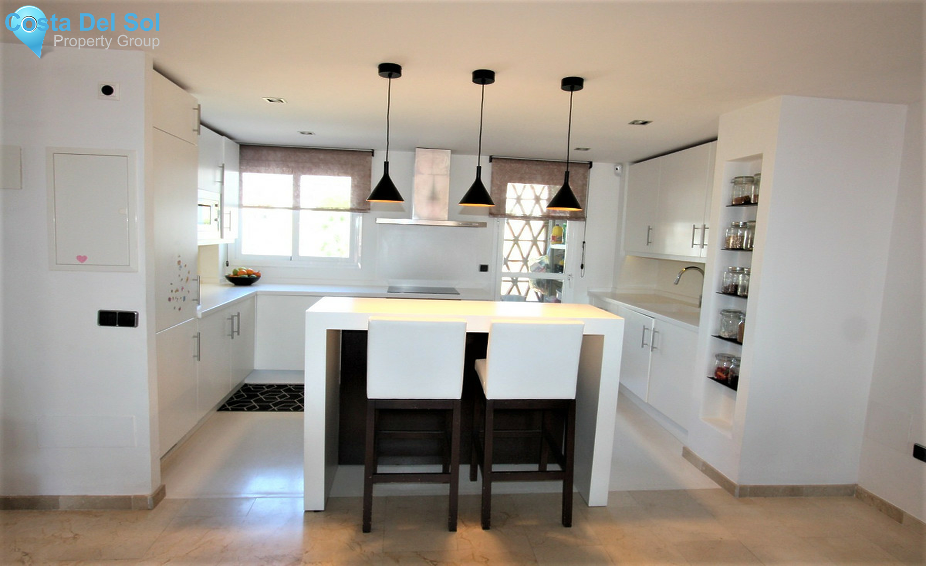 Middle Floor Apartment in Estepona-1557178