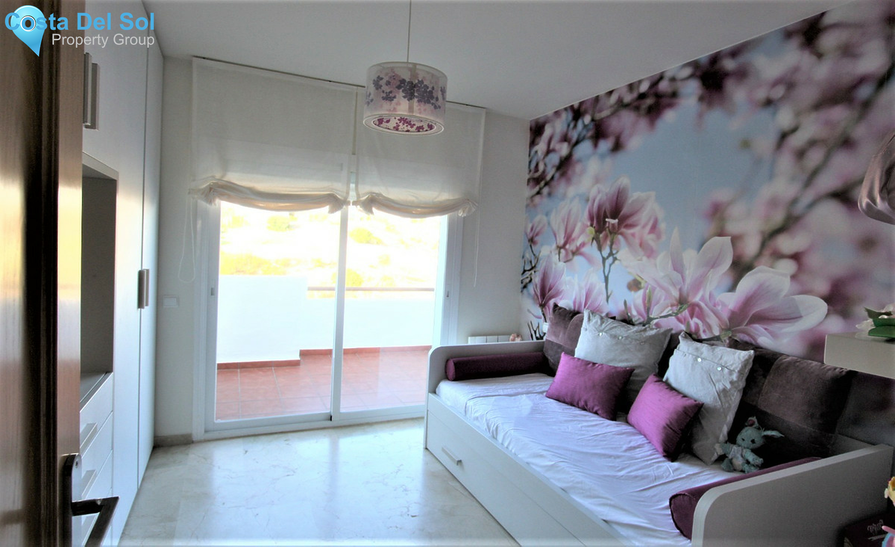Middle Floor Apartment in Estepona-1557183