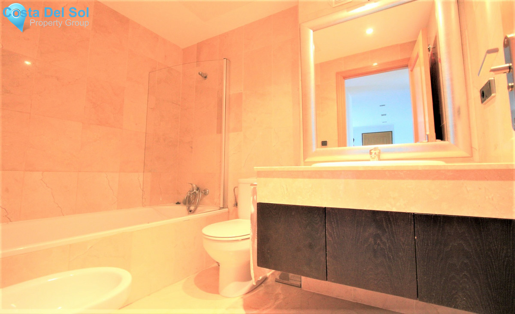 Middle Floor Apartment in Estepona-1557185