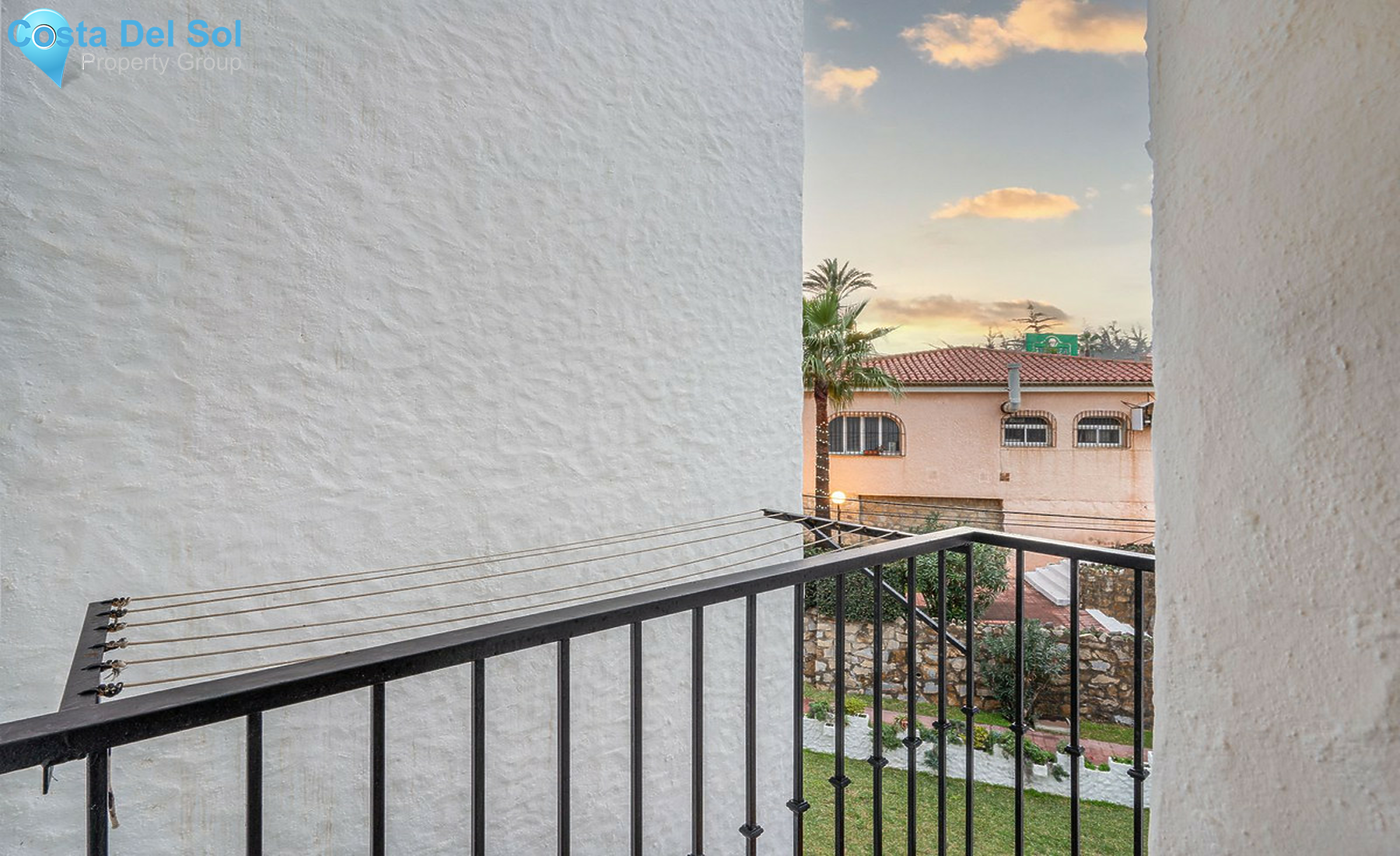 Middle Floor Apartment in Estepona-1558170