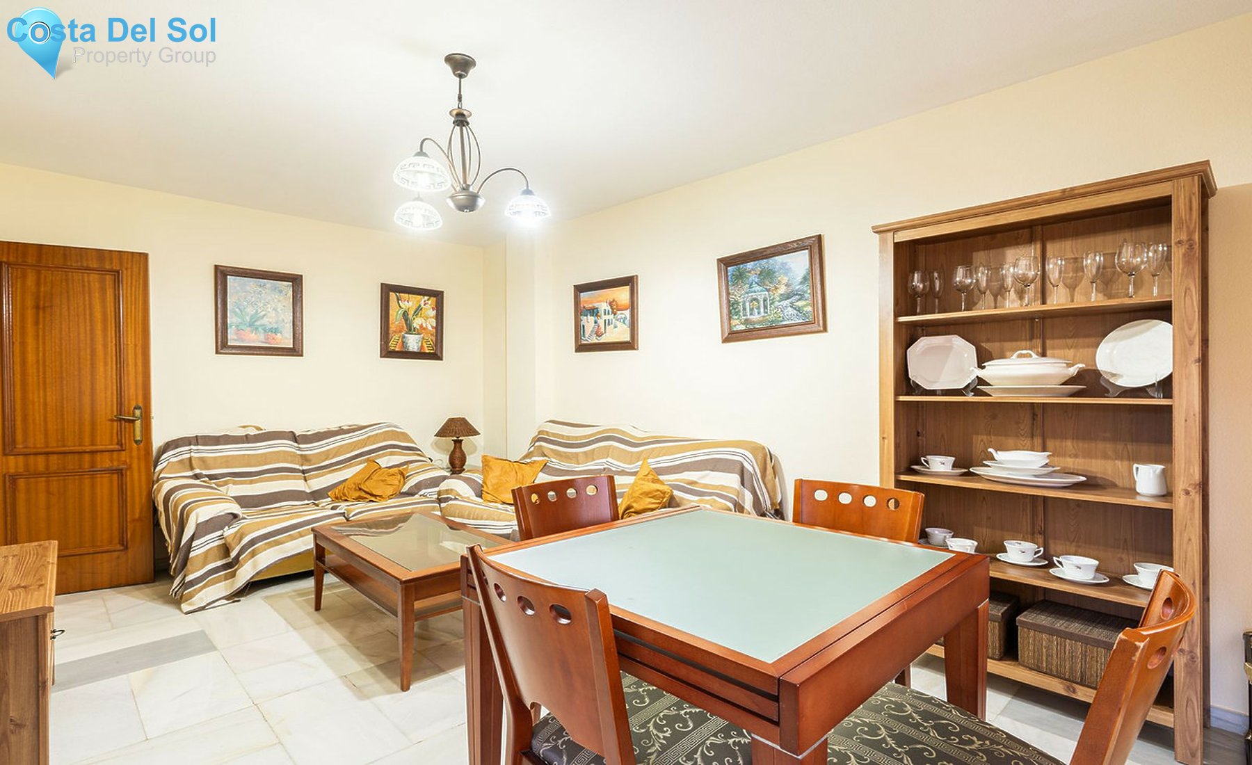 Middle Floor Apartment in Estepona-1558159