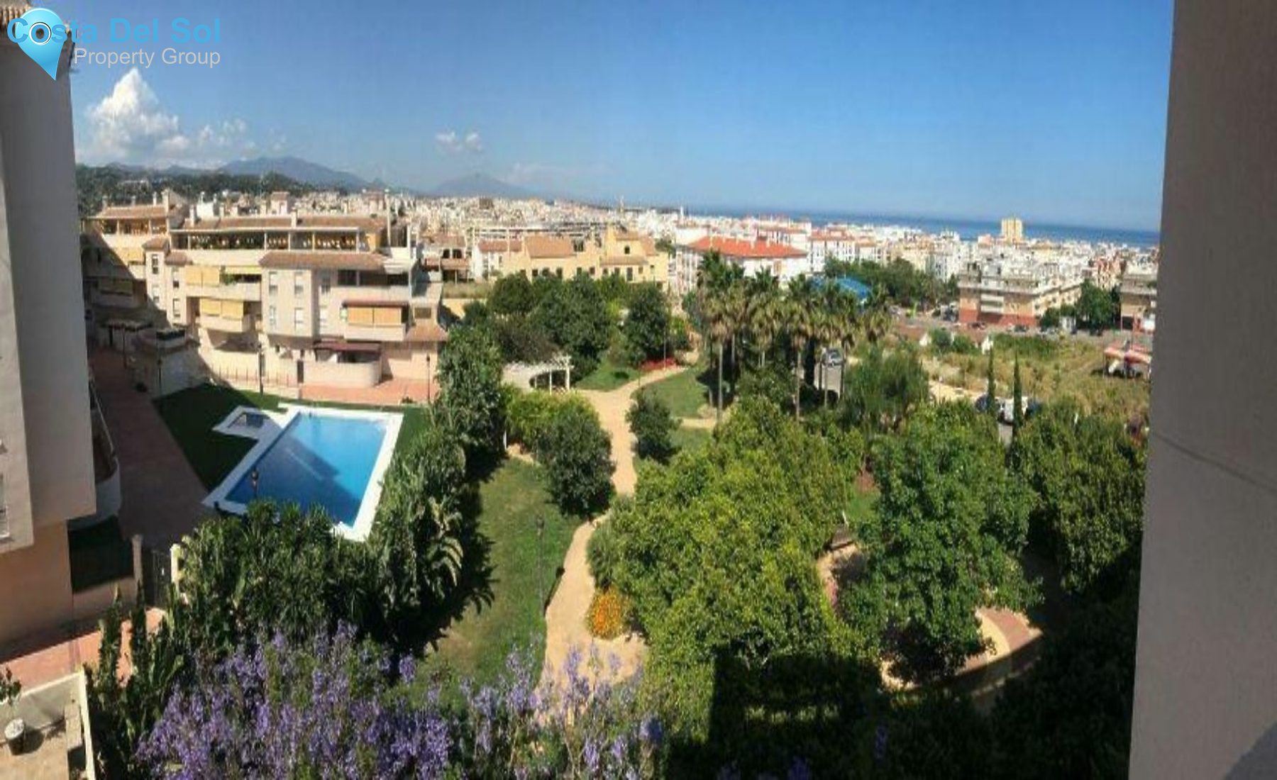 Middle Floor Apartment in Estepona-1139569