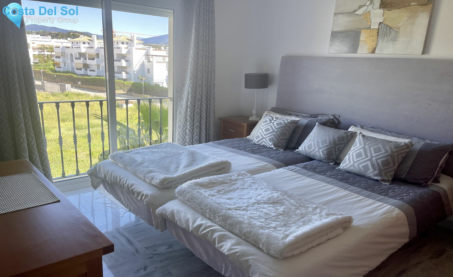 Middle Floor Apartment in Estepona-1147906