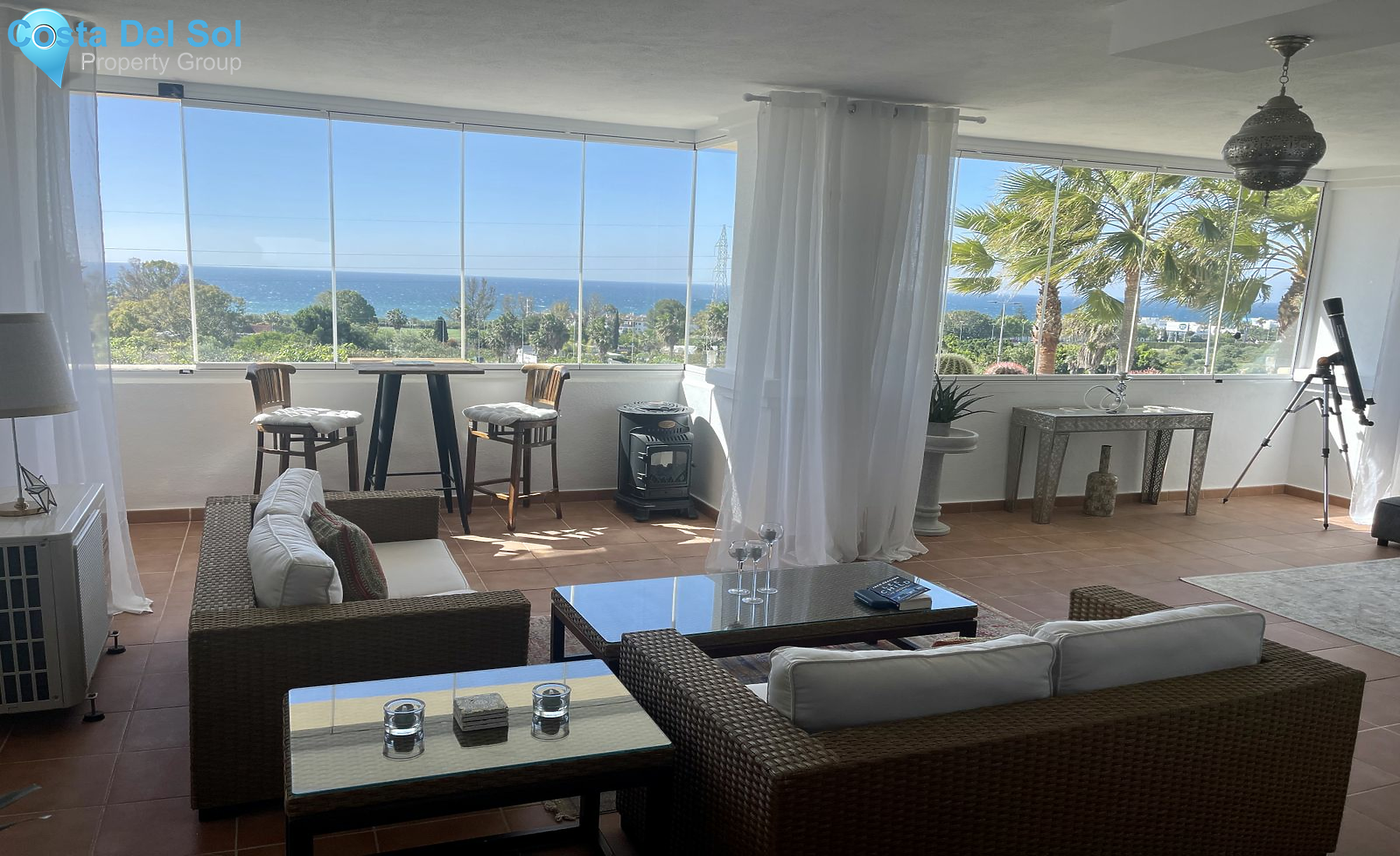 Middle Floor Apartment in Estepona-1147910