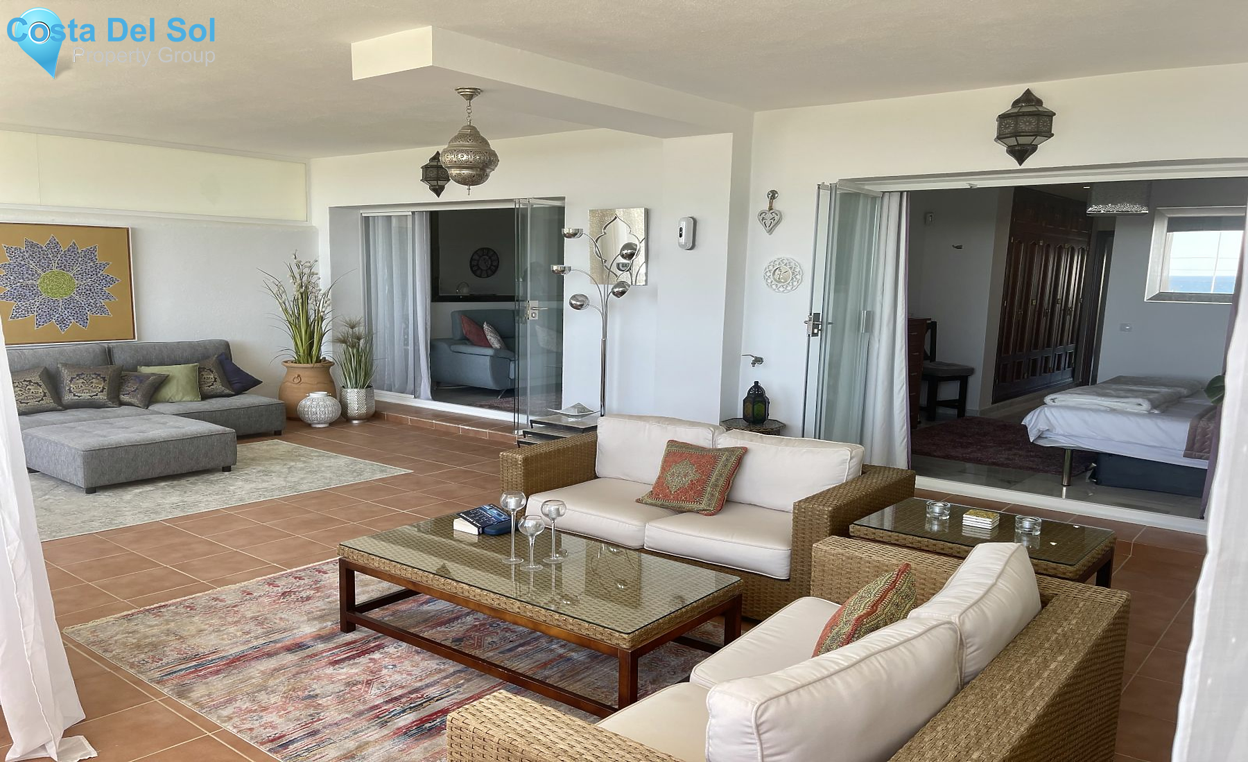 Middle Floor Apartment in Estepona-1147897