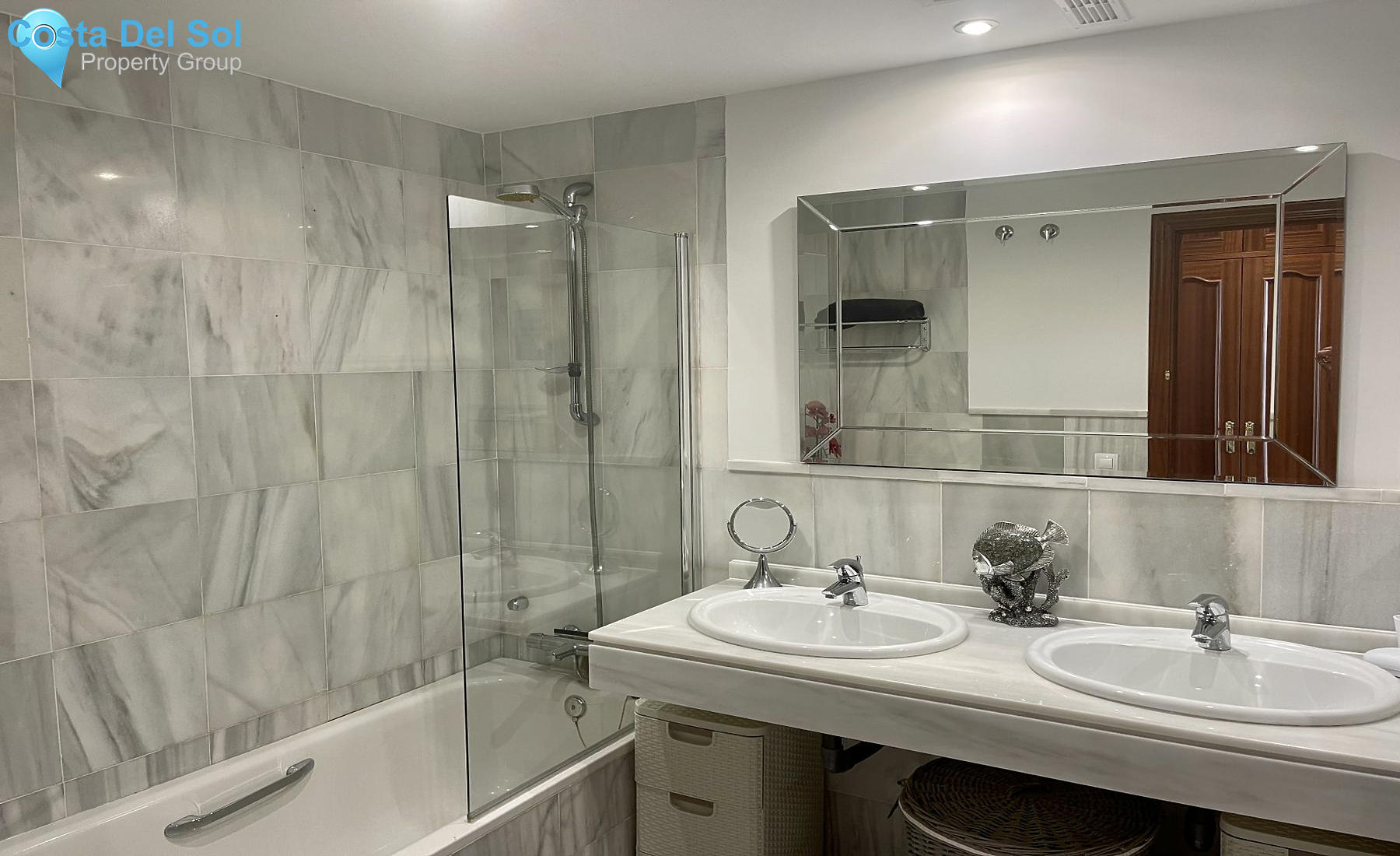 Middle Floor Apartment in Estepona-1147904