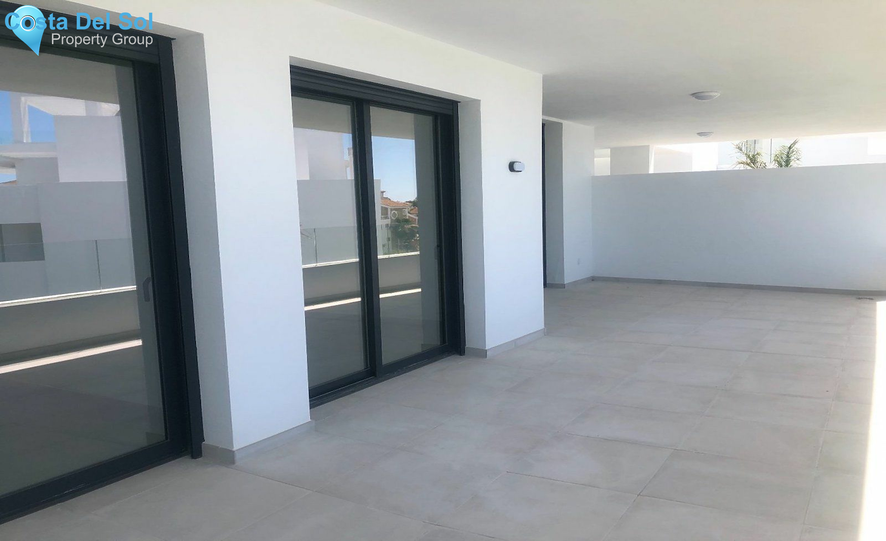 Middle Floor Apartment in Estepona-1152178