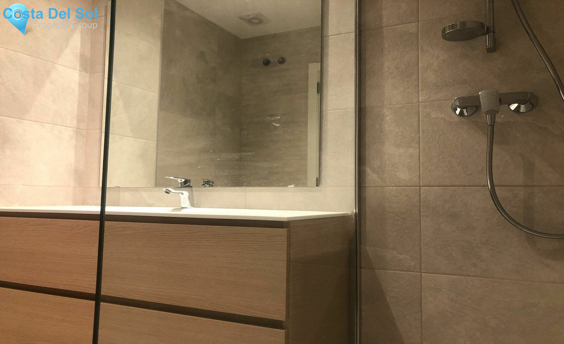 Middle Floor Apartment in Estepona-1152182