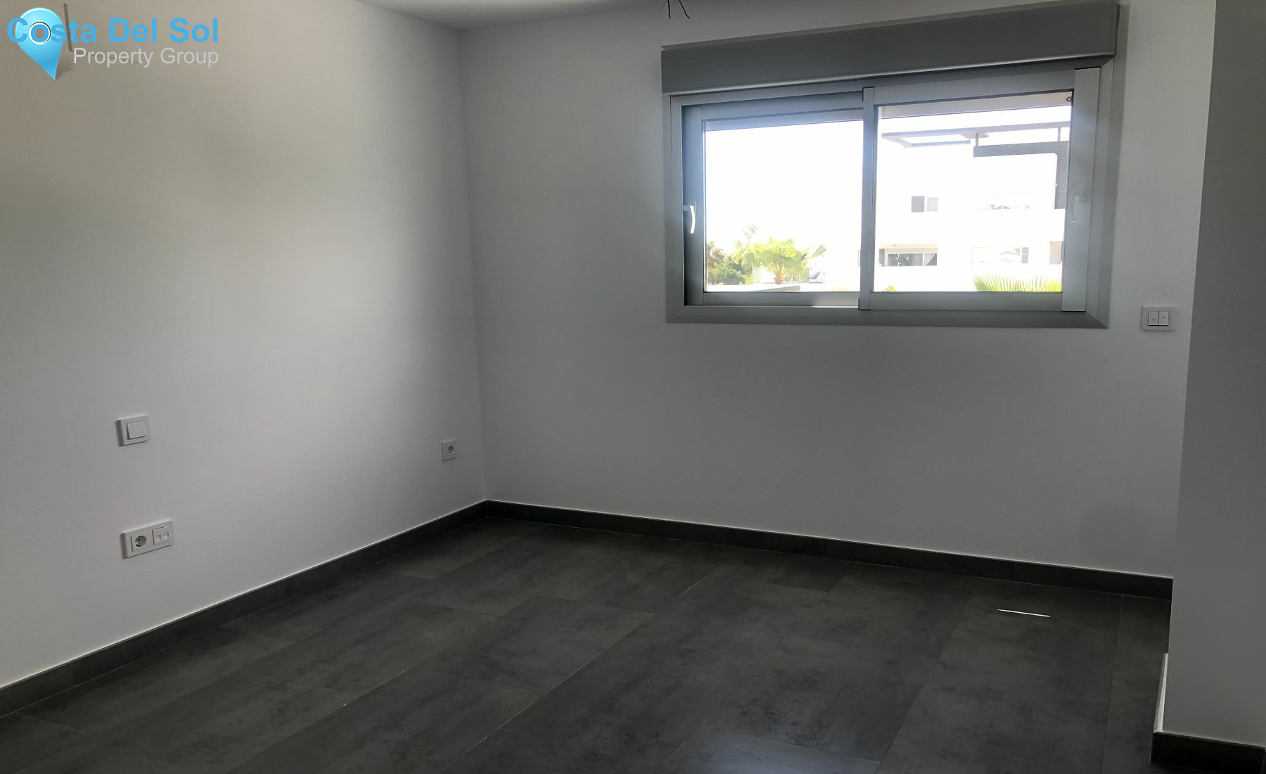 Middle Floor Apartment in Estepona-1152188