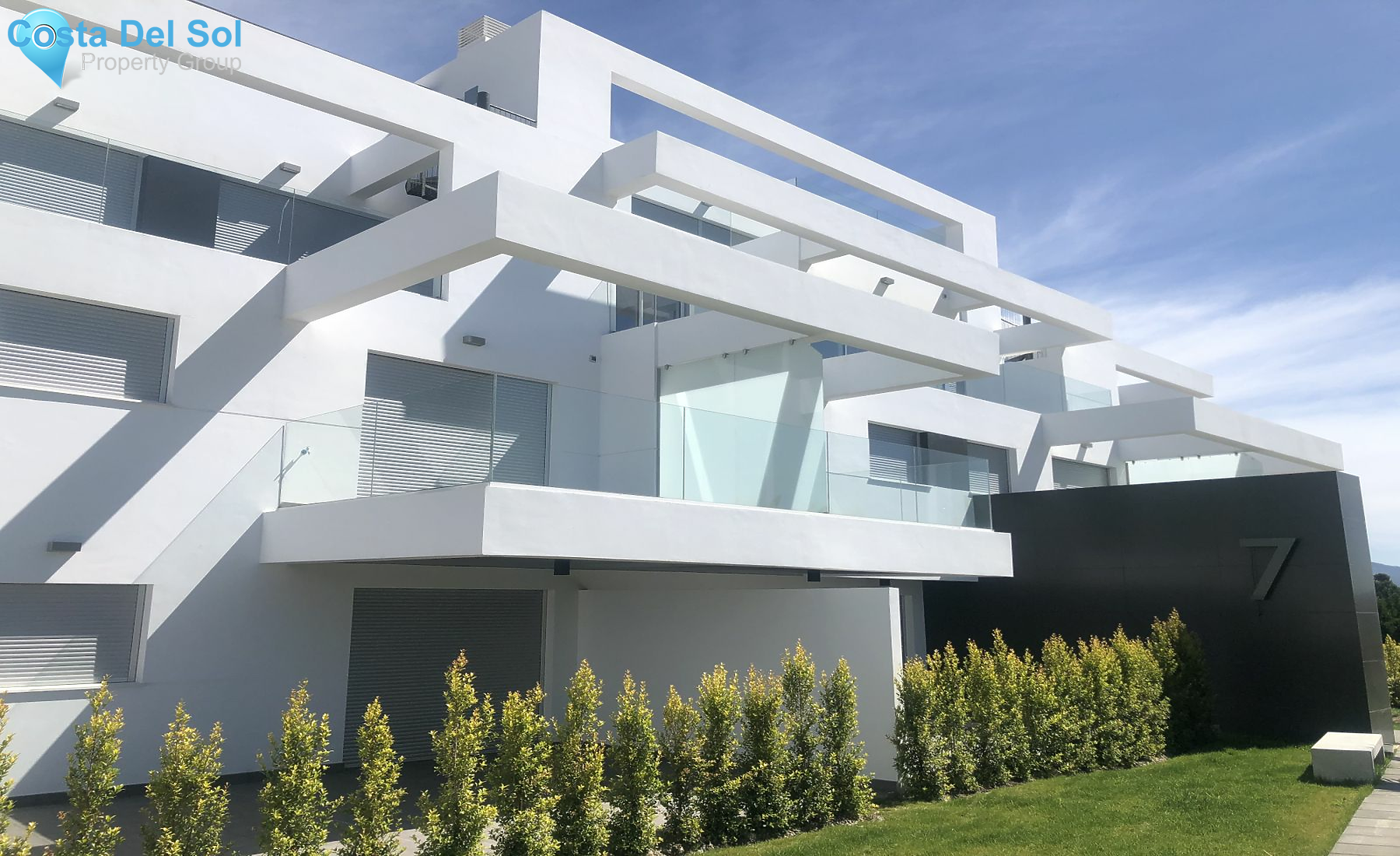 Middle Floor Apartment in Estepona-1152189