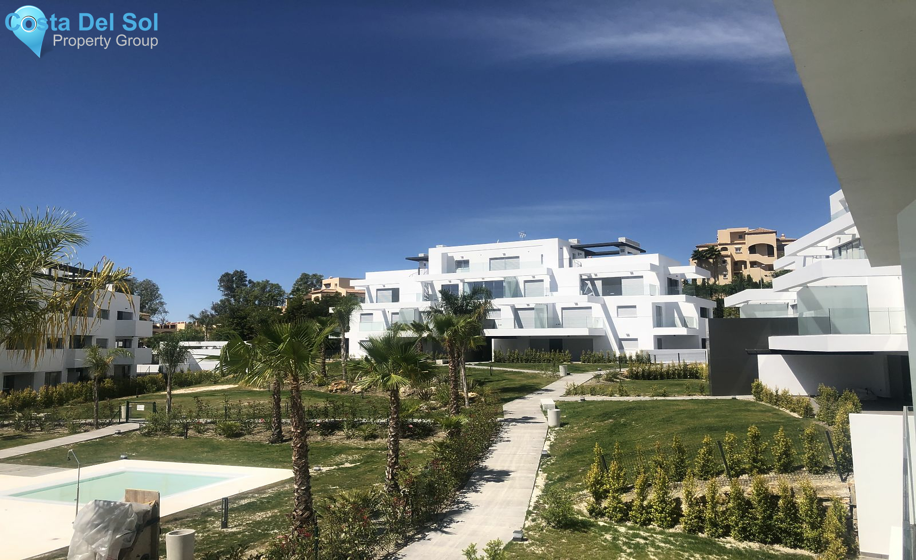 Middle Floor Apartment in Estepona-1152191
