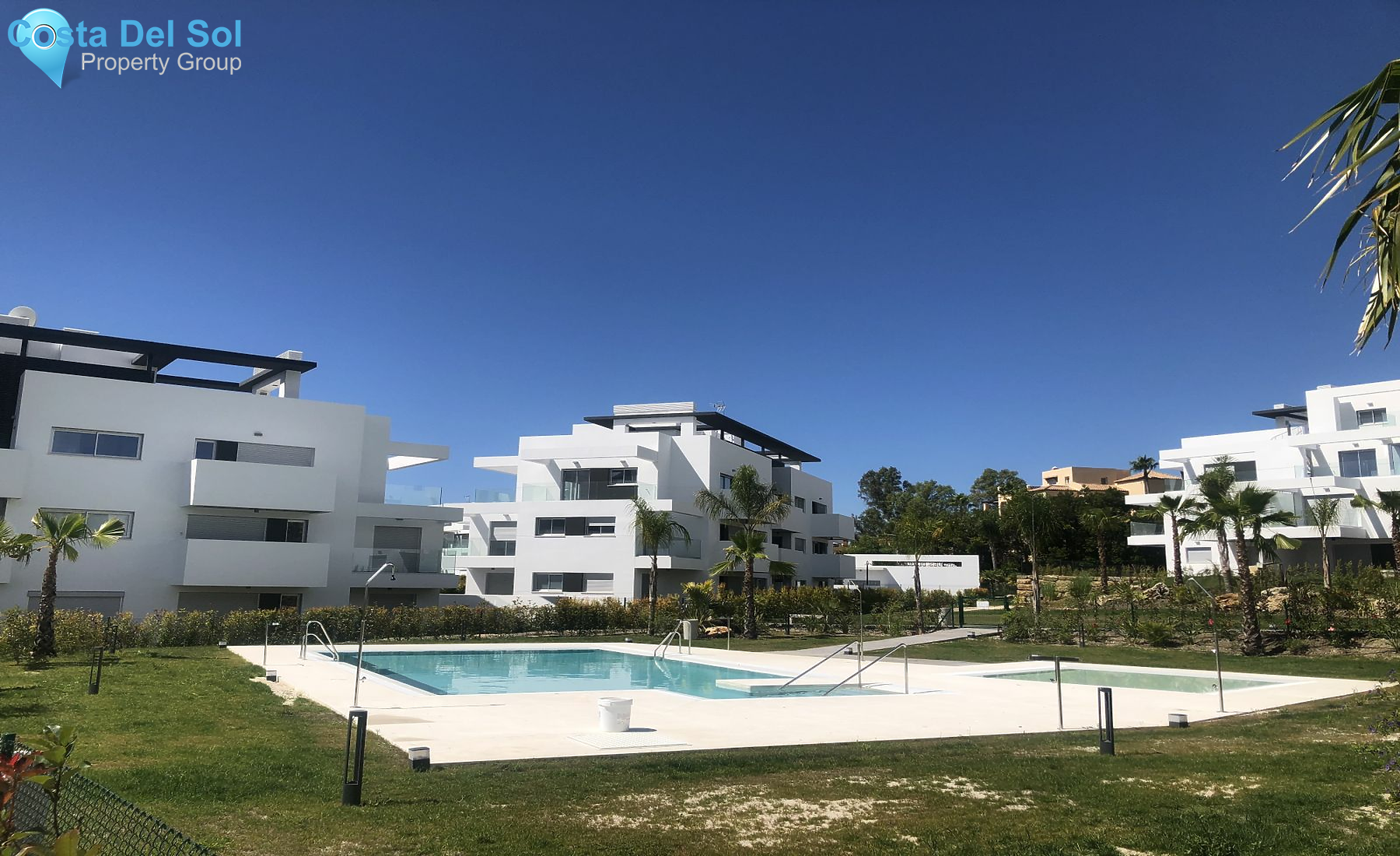 Middle Floor Apartment in Estepona-1152192