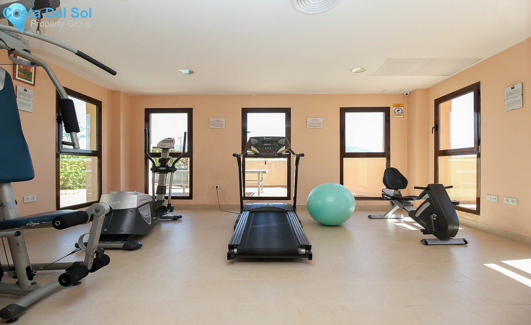 Middle Floor Apartment in Estepona-1152217