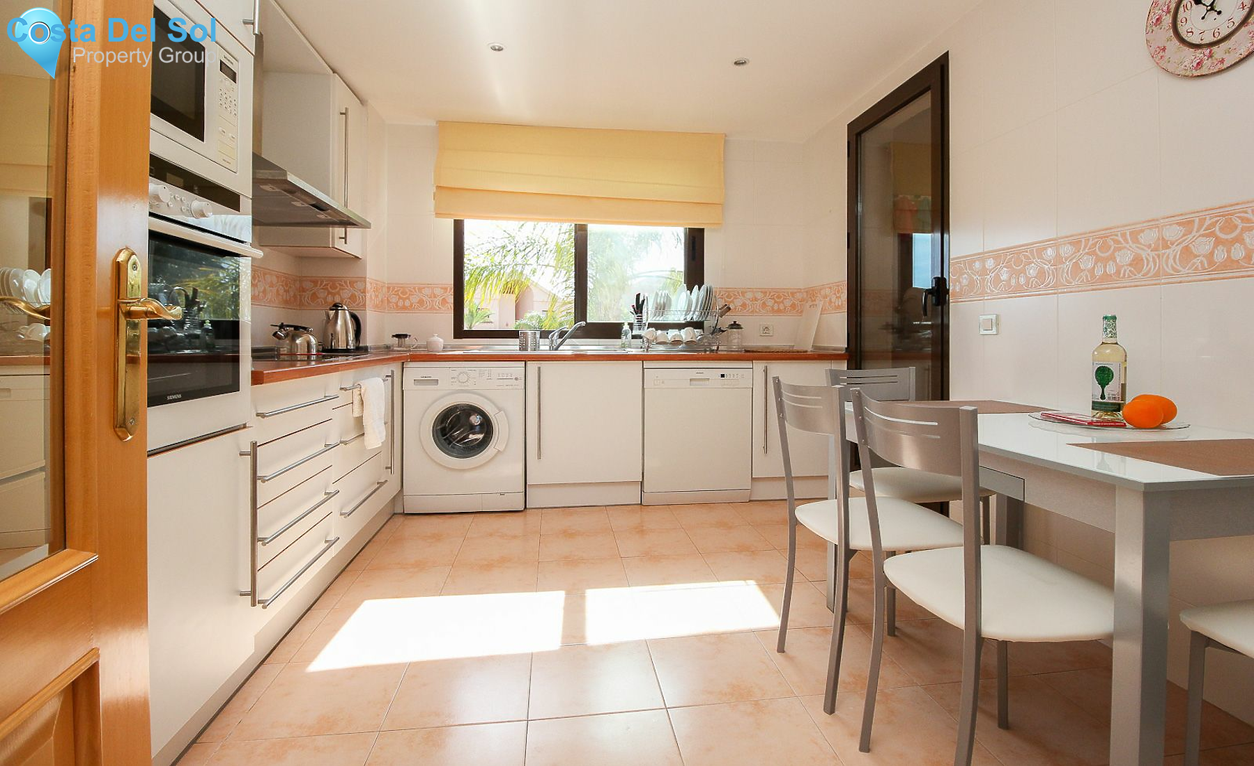 Middle Floor Apartment in Estepona-1152206
