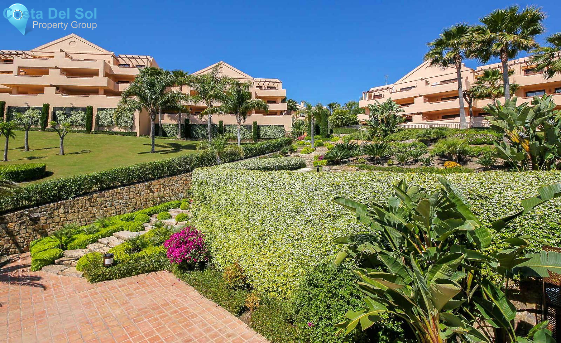 Middle Floor Apartment in Estepona-1152209