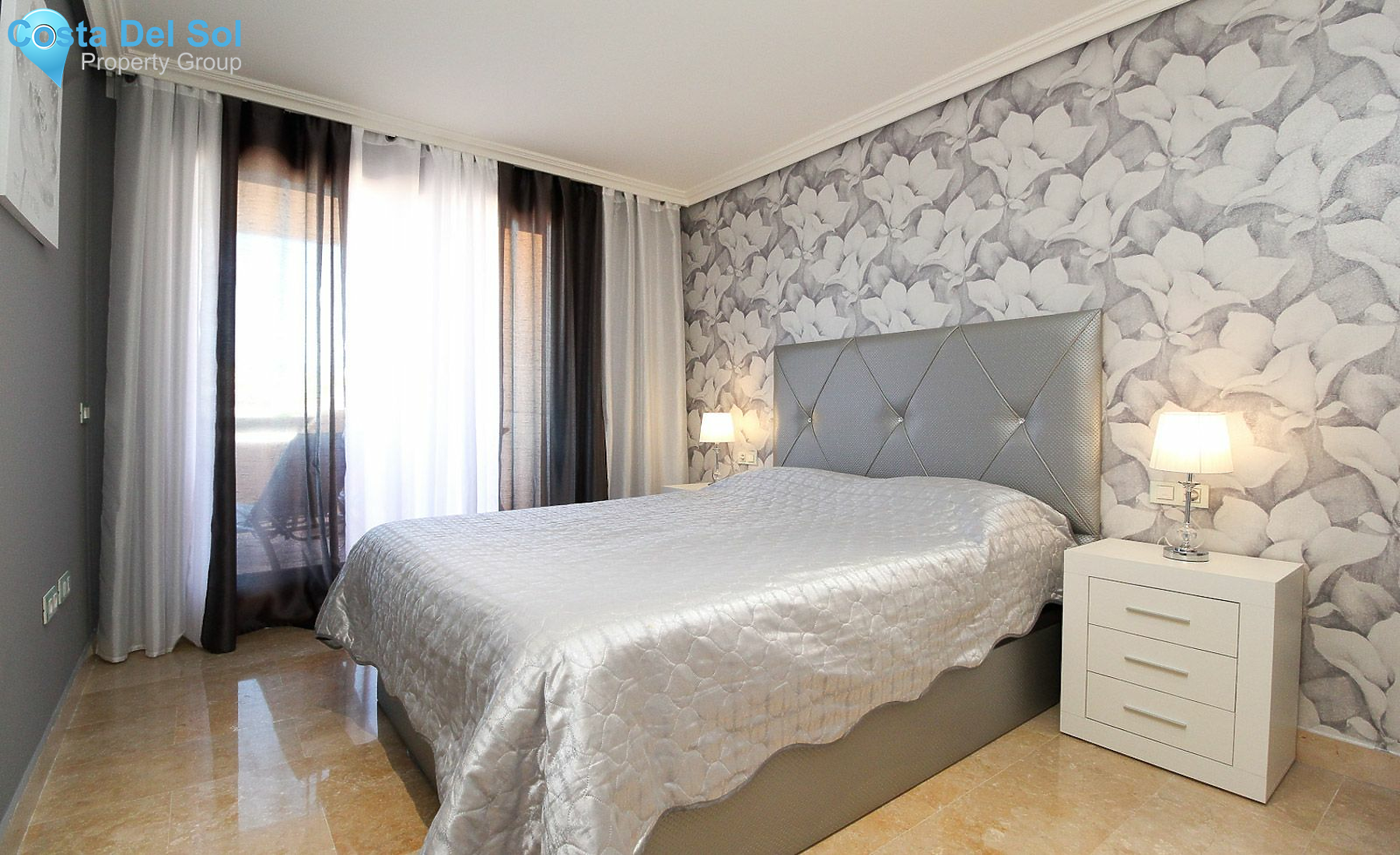 Middle Floor Apartment in Estepona-1152213