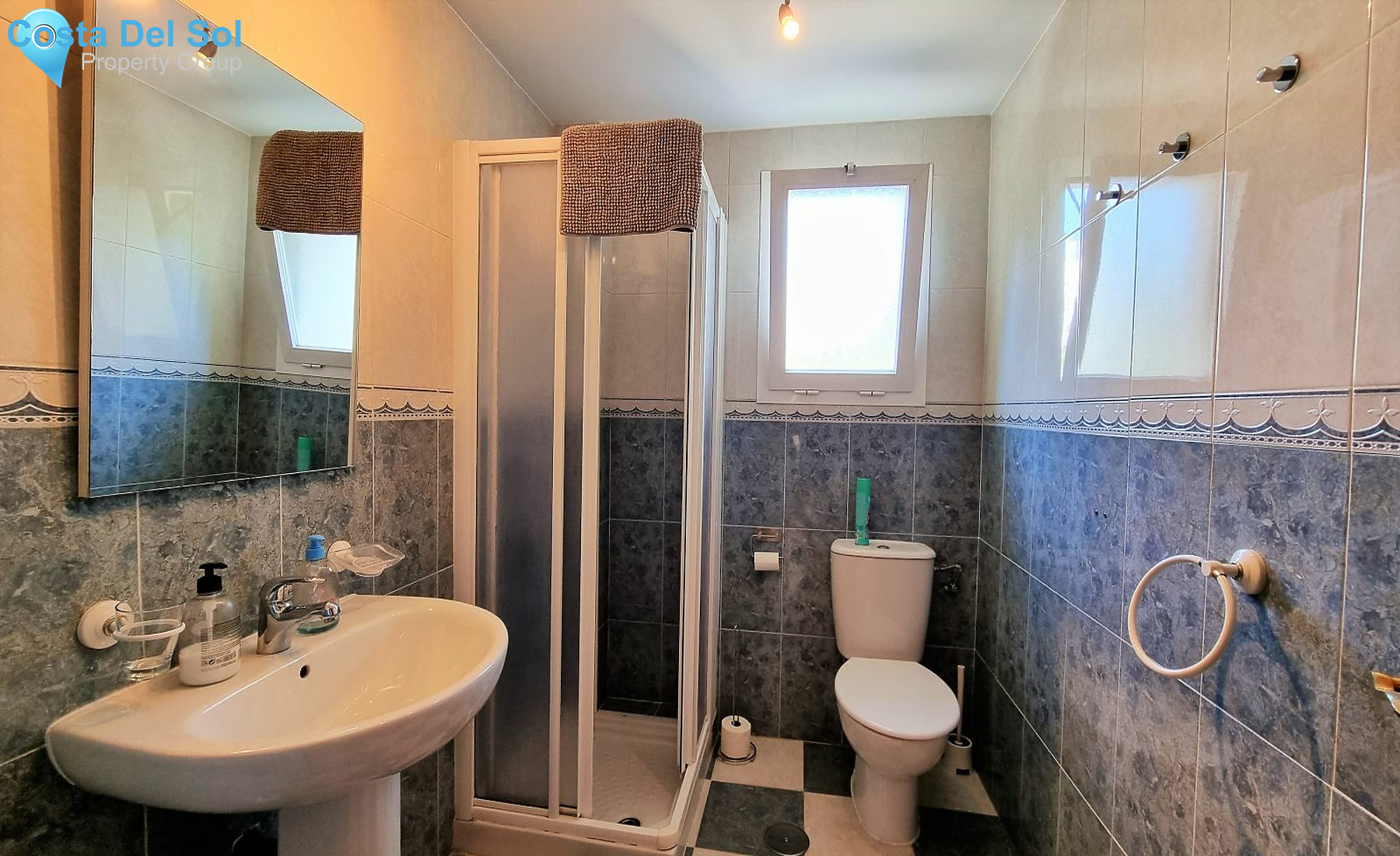 Middle Floor Apartment in Estepona-1155550