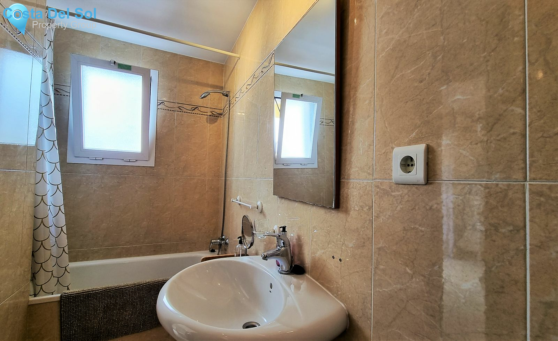 Middle Floor Apartment in Estepona-1155552
