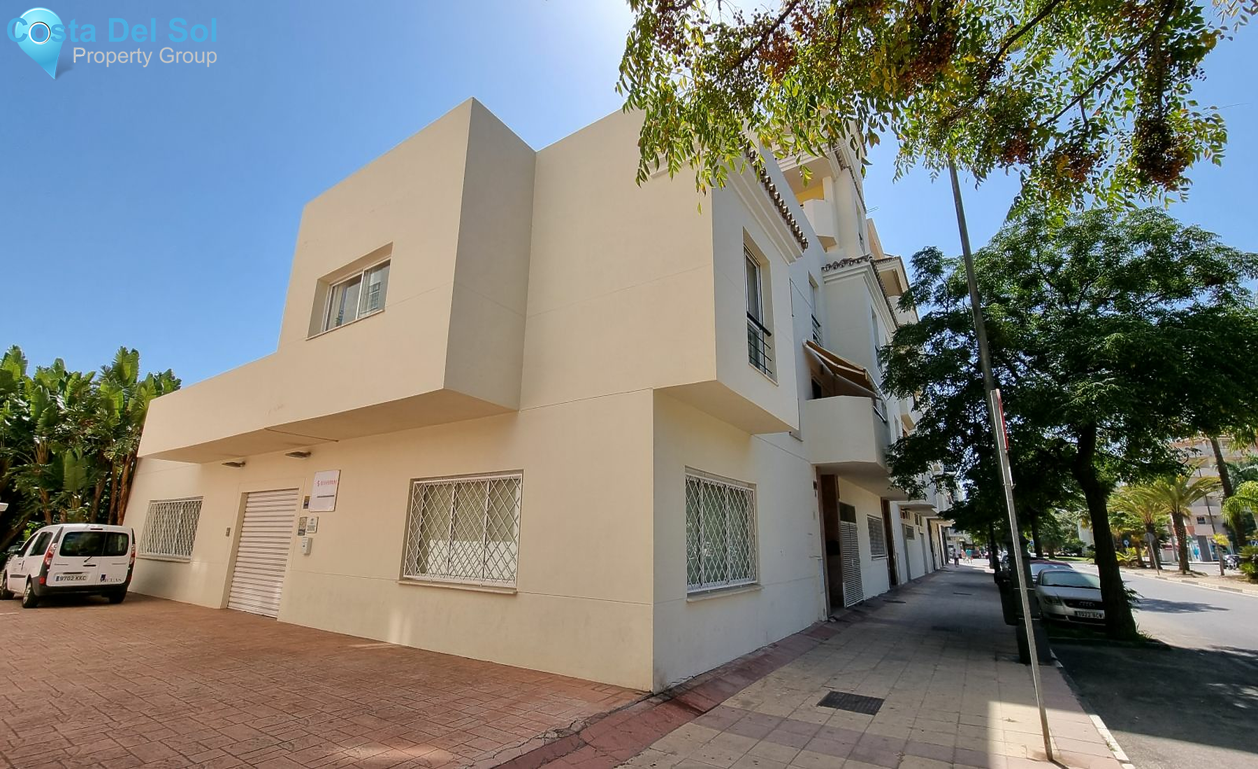 Middle Floor Apartment in Estepona-1155555