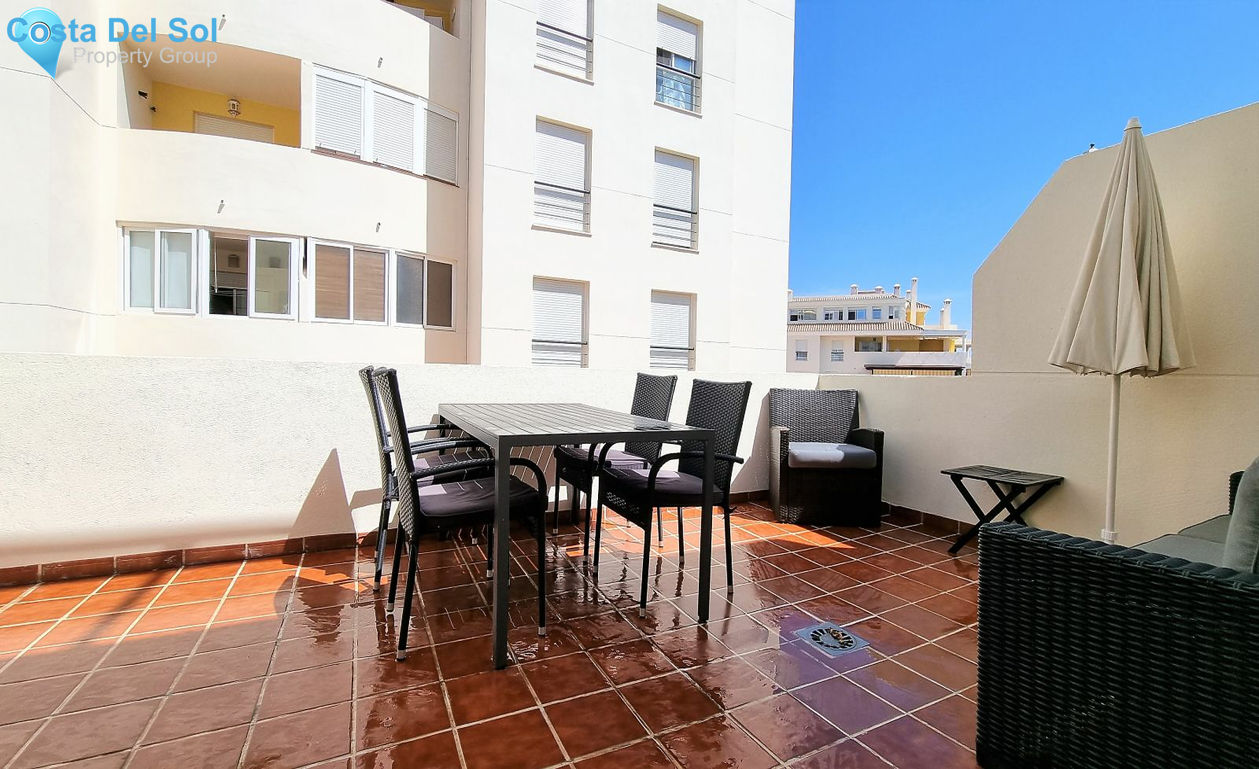 Middle Floor Apartment in Estepona-1155542