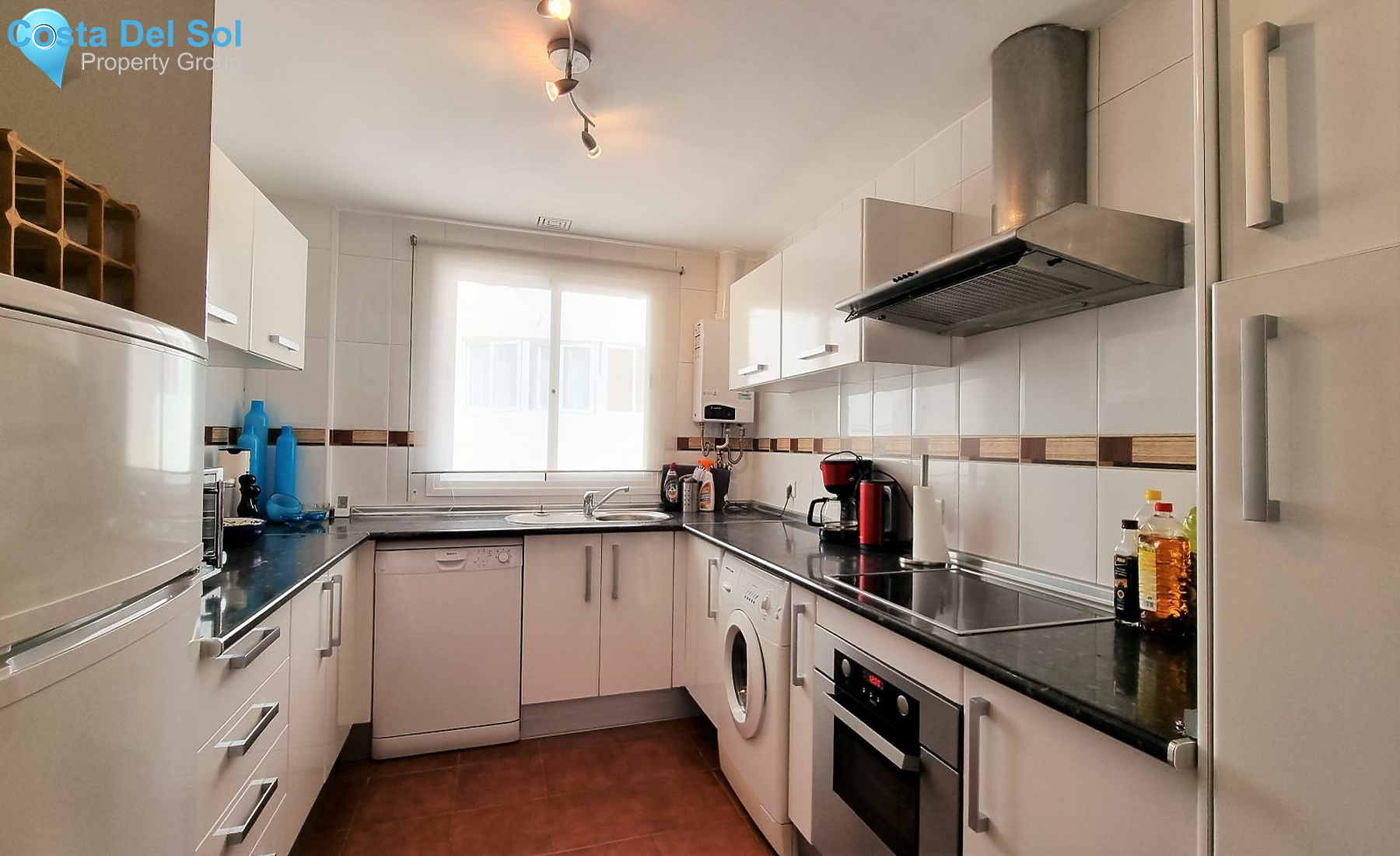 Middle Floor Apartment in Estepona-1155544