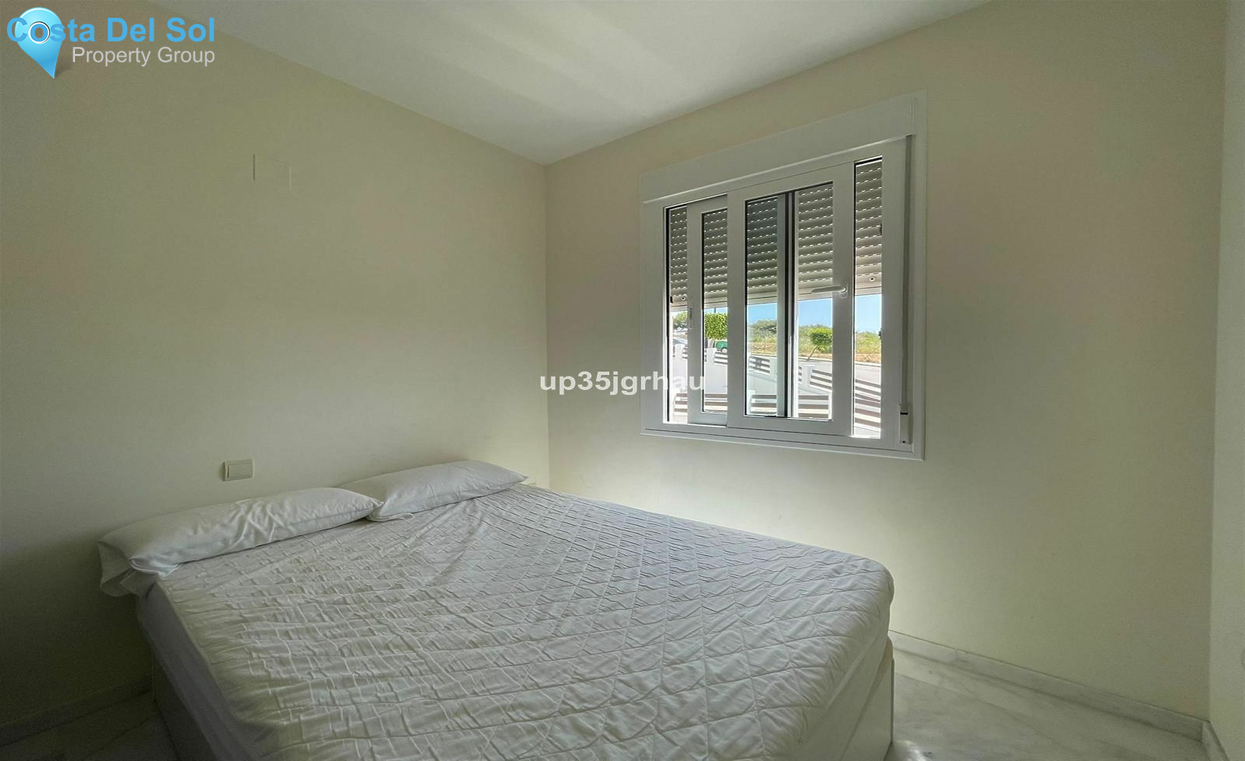 Middle Floor Apartment in Estepona-1158573