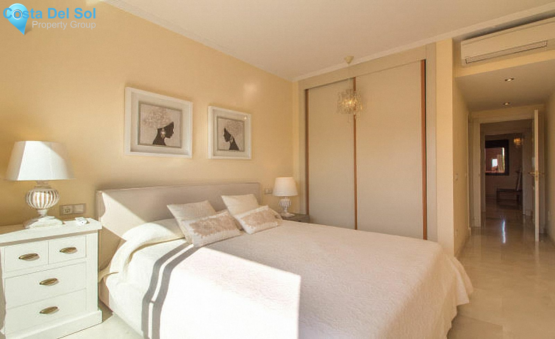 Middle Floor Apartment in Estepona-1159344