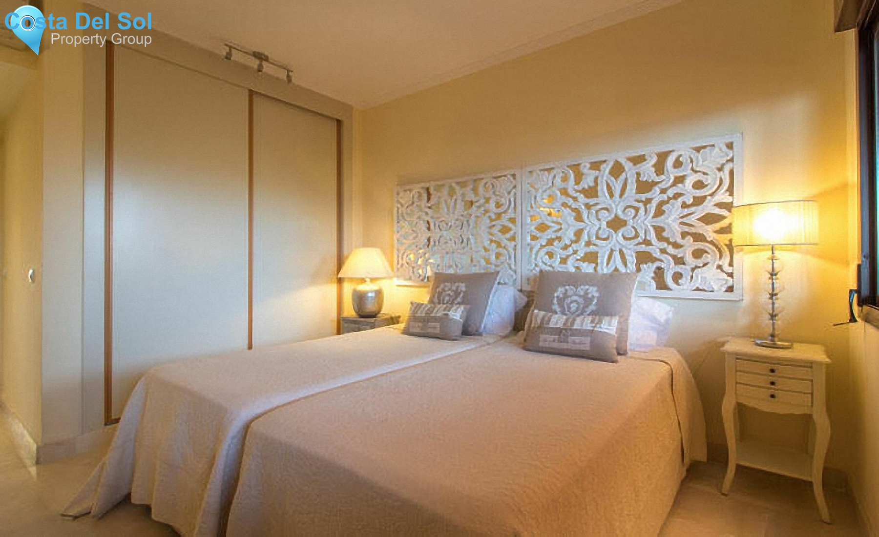 Middle Floor Apartment in Estepona-1159347
