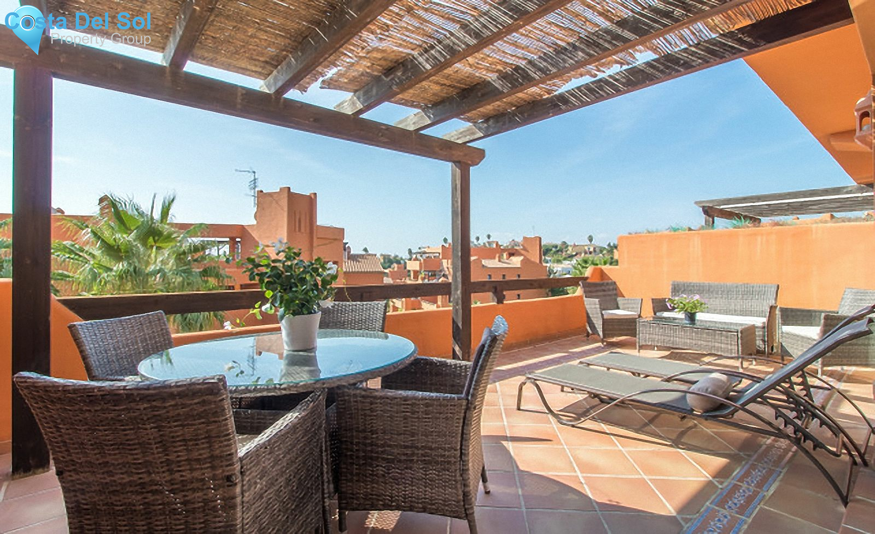 Middle Floor Apartment in Estepona-1159337
